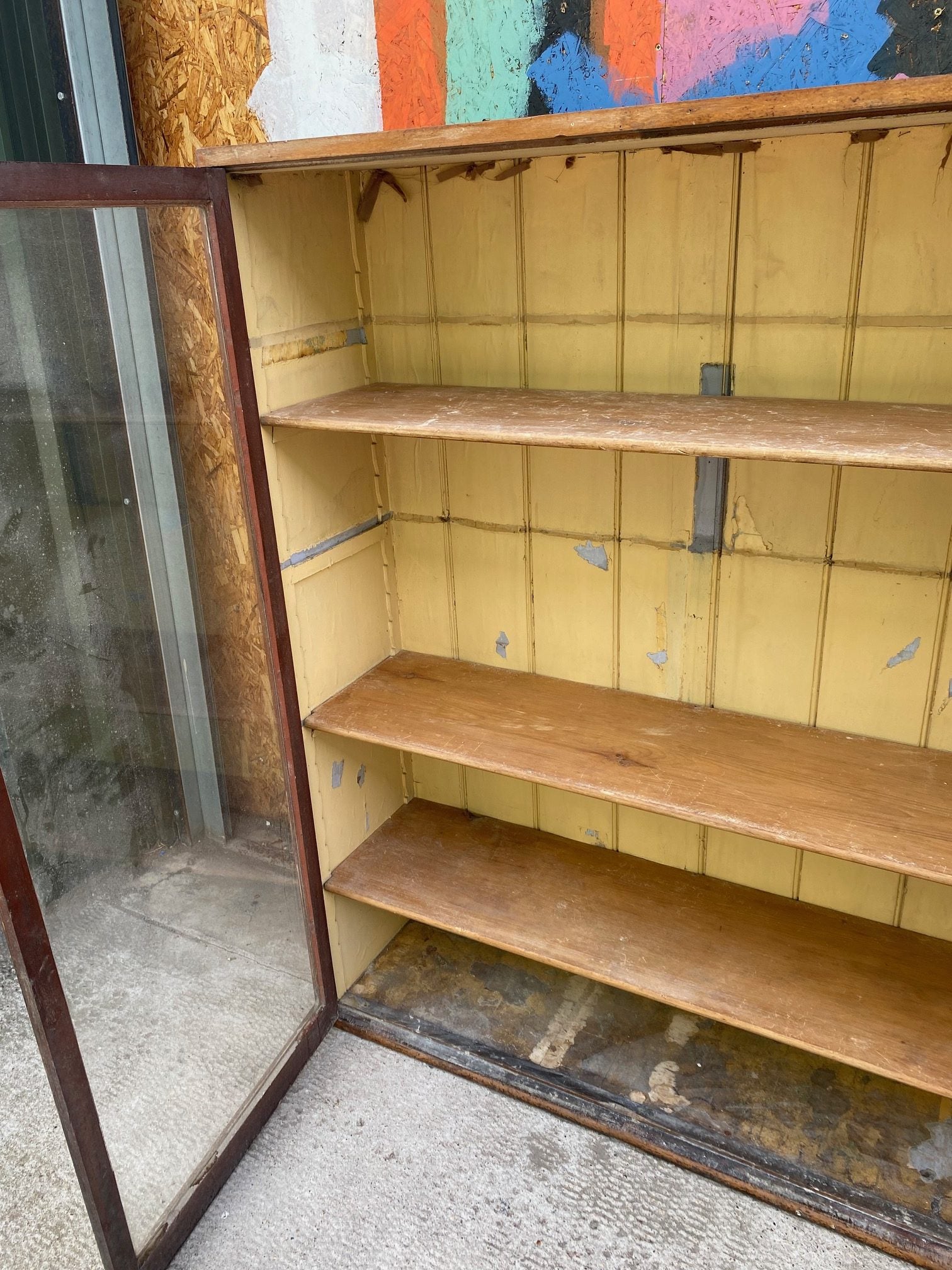 glass-cabinet-101