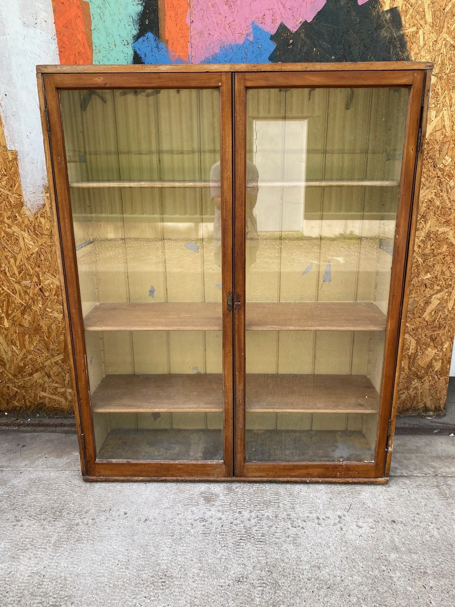 glass-cabinet-102