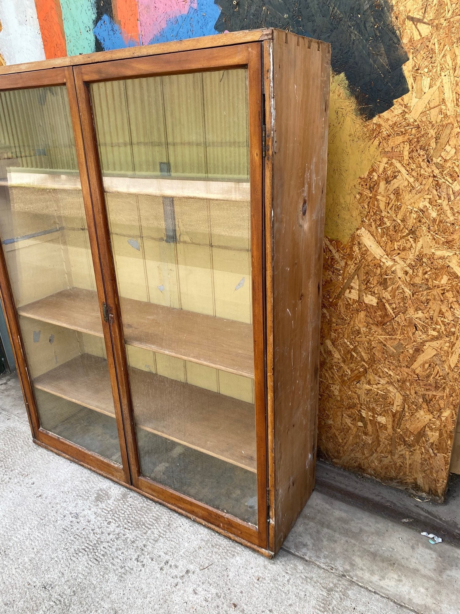 glass-cabinet-103