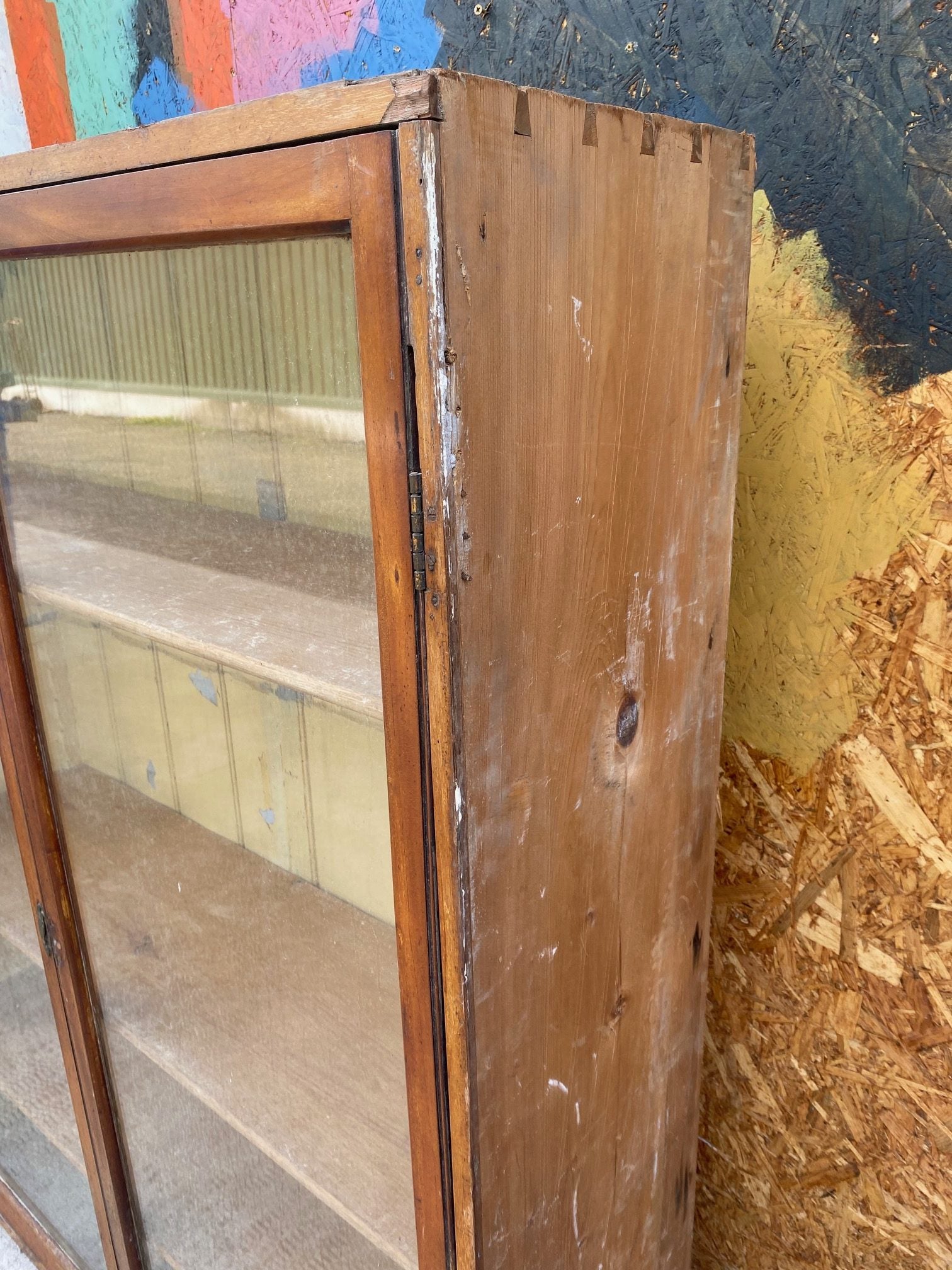 glass-cabinet-104