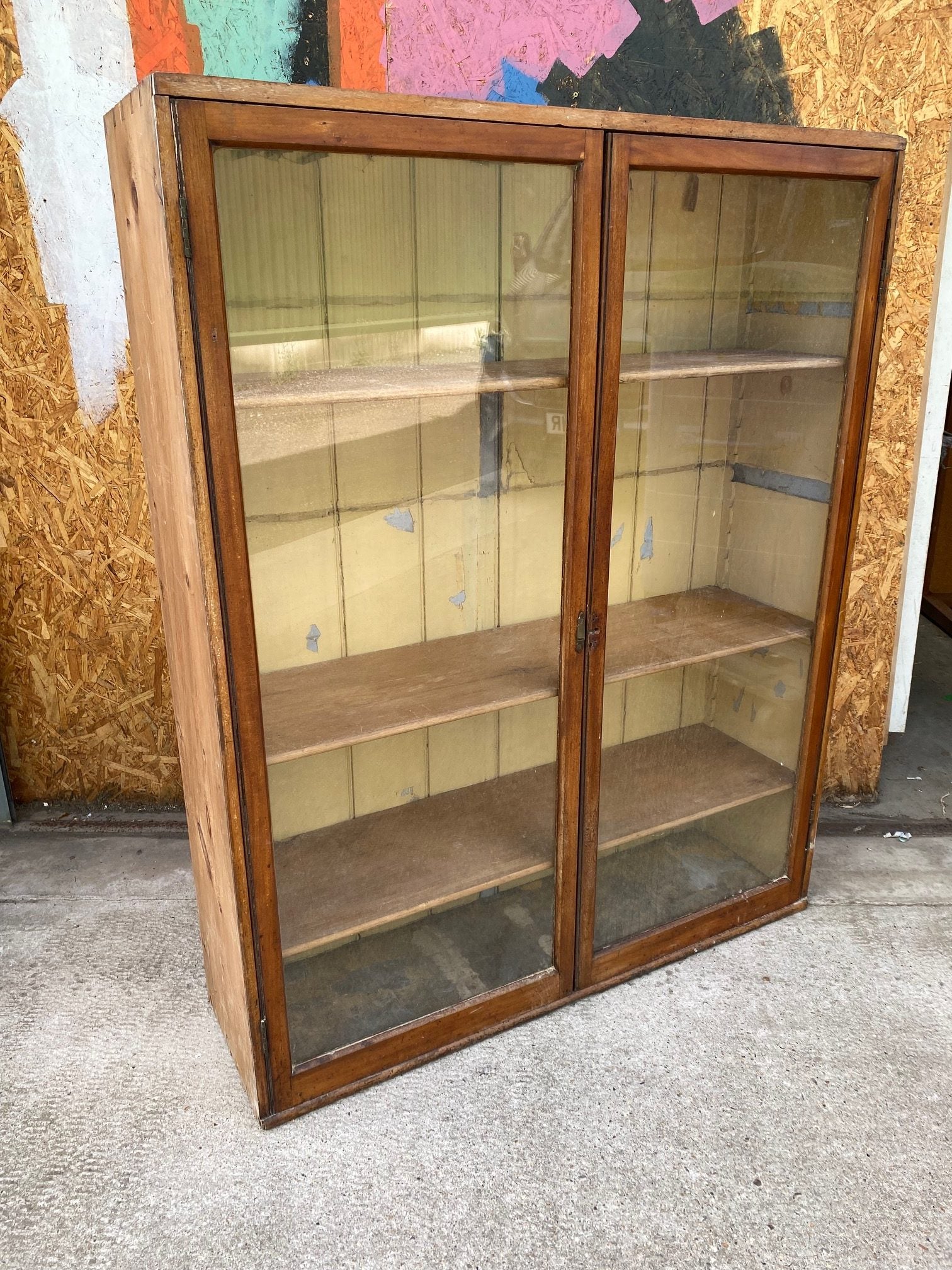 glass-cabinet-105