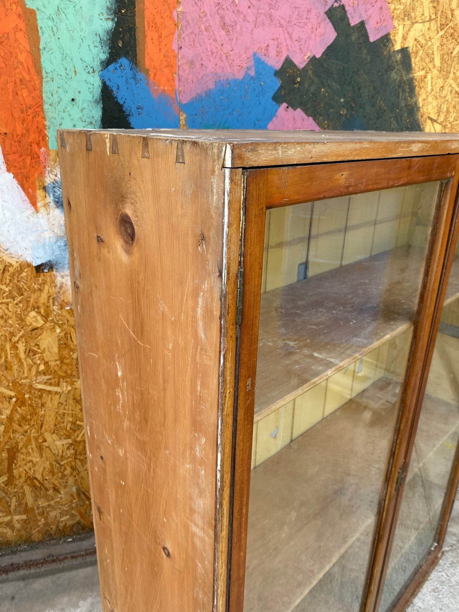 glass-cabinet-106