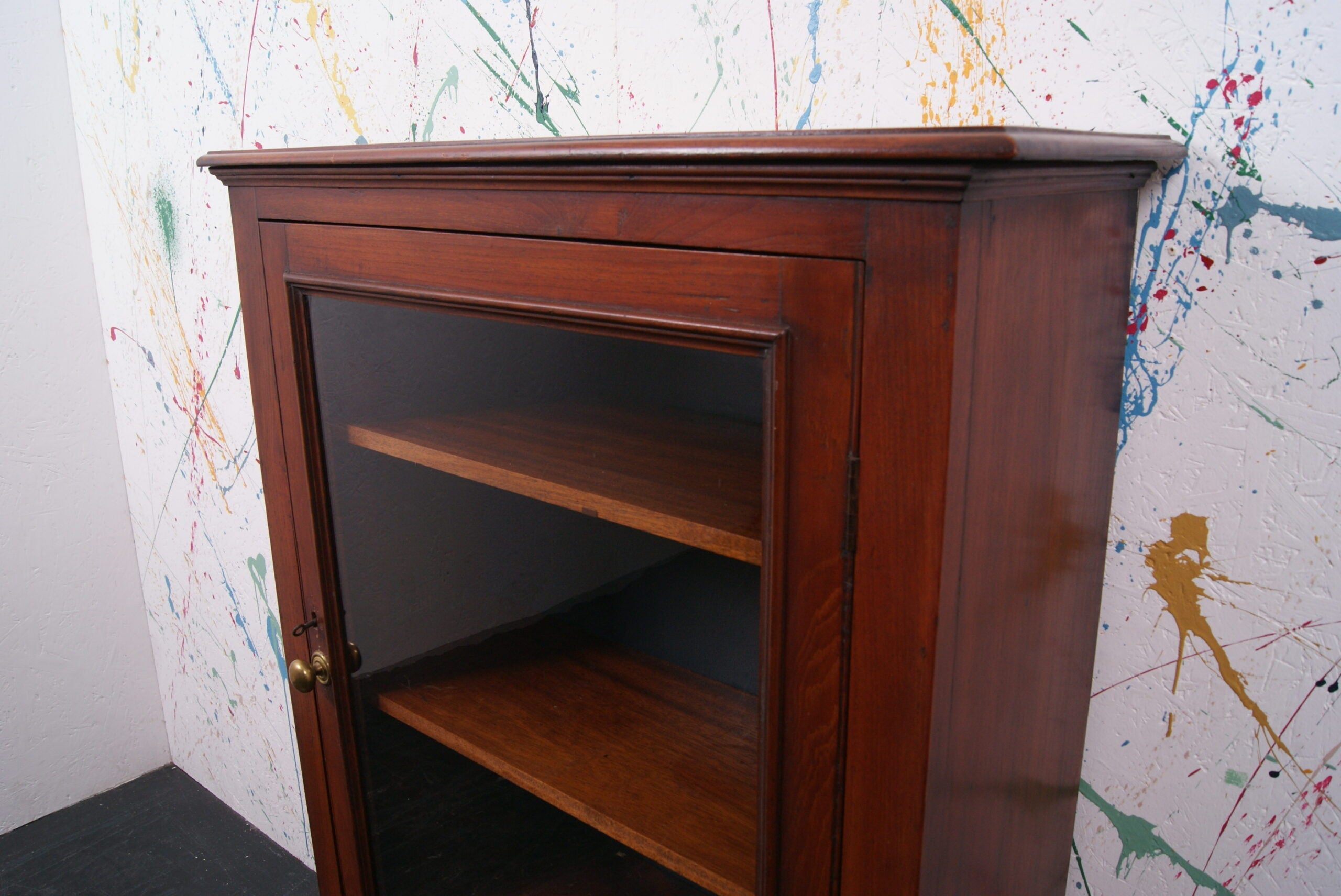 glass-cabinet-22