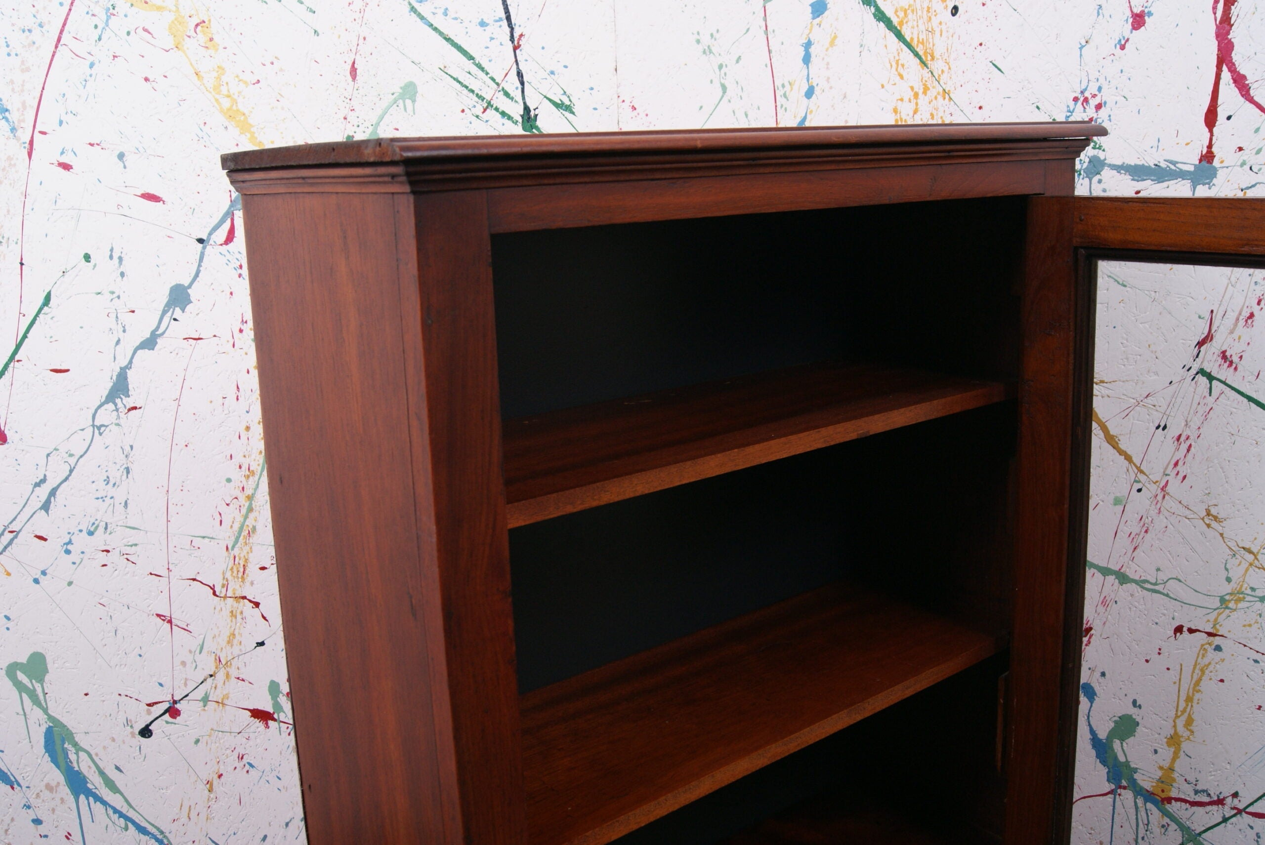 glass-cabinet-23