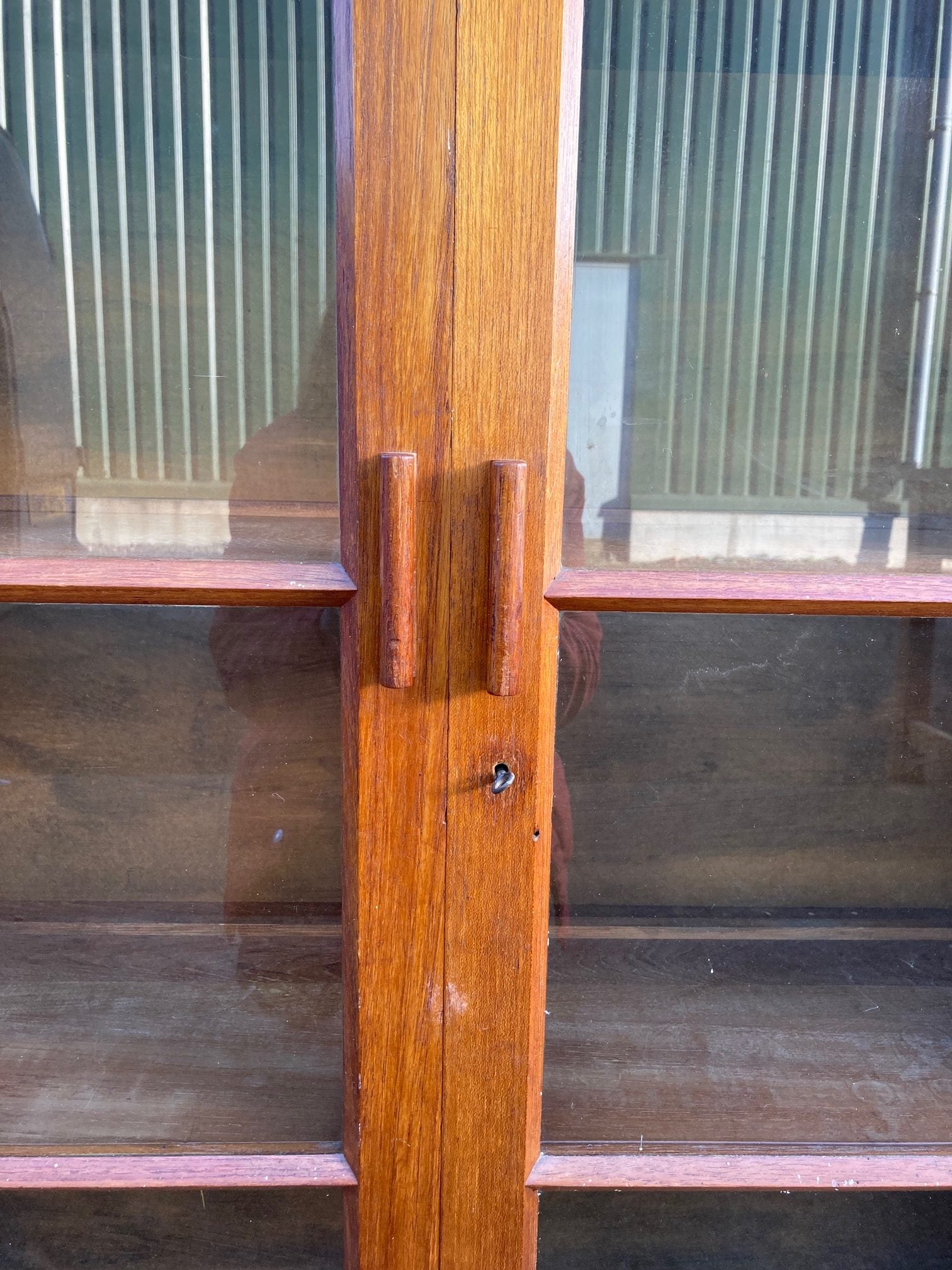 glass-cabinet-4