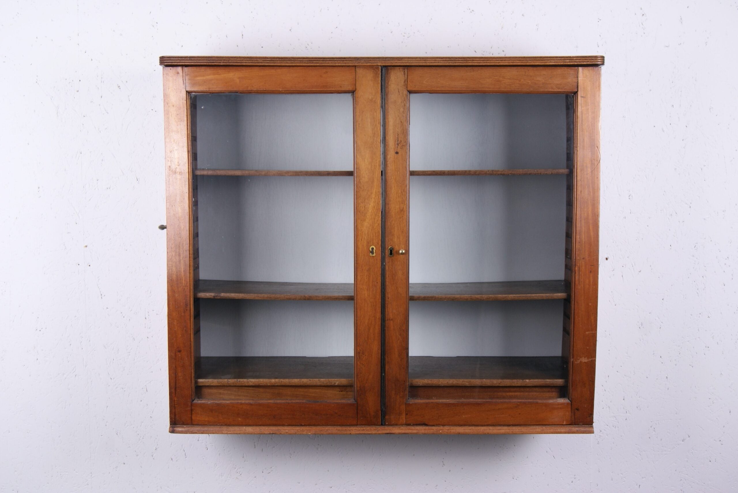 glass-cabinet-wall-1