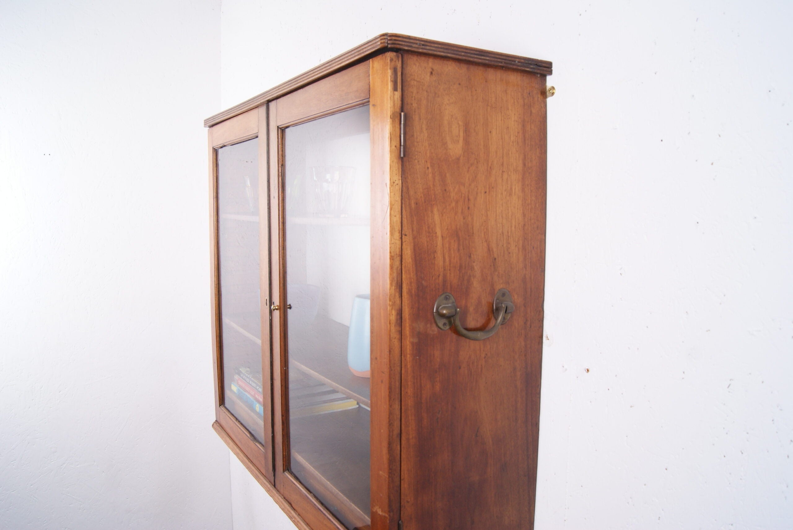 glass-cabinet-wall-4