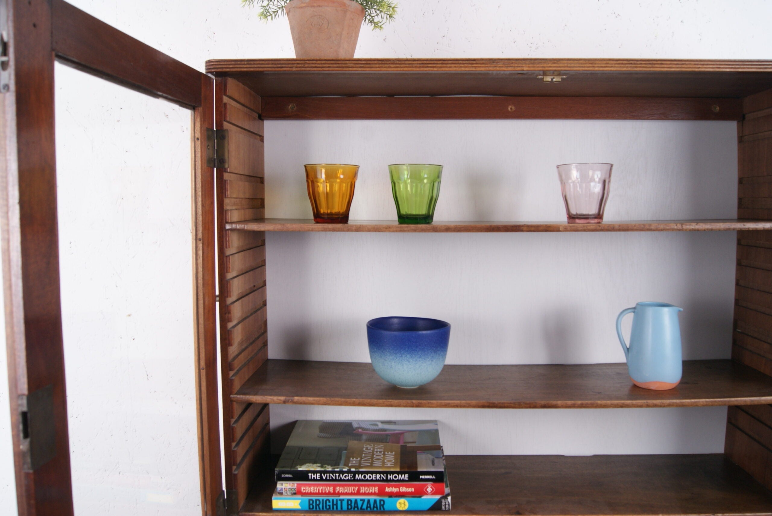 glass-cabinet-wall-7