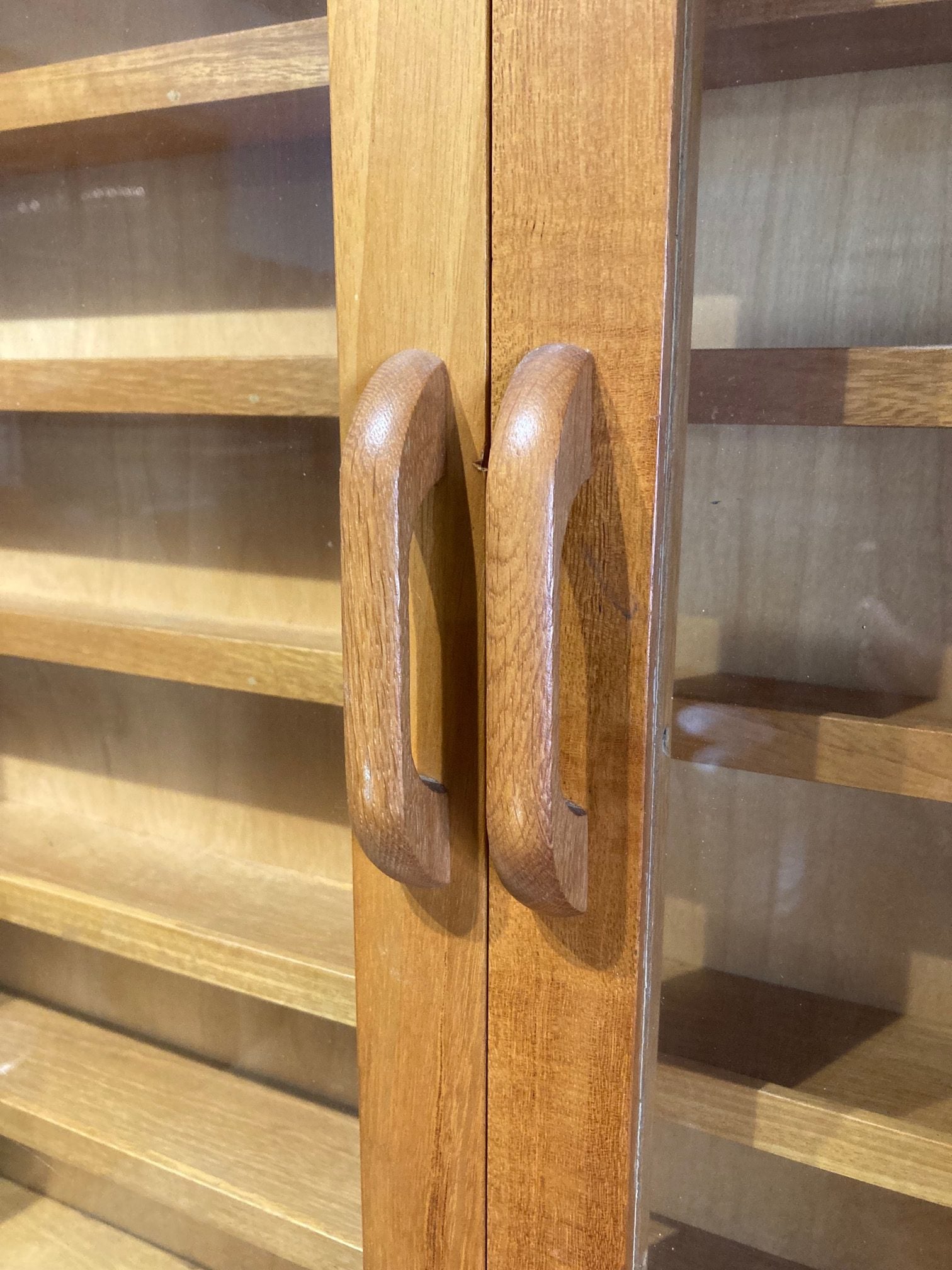 glass-display-cabinet-9