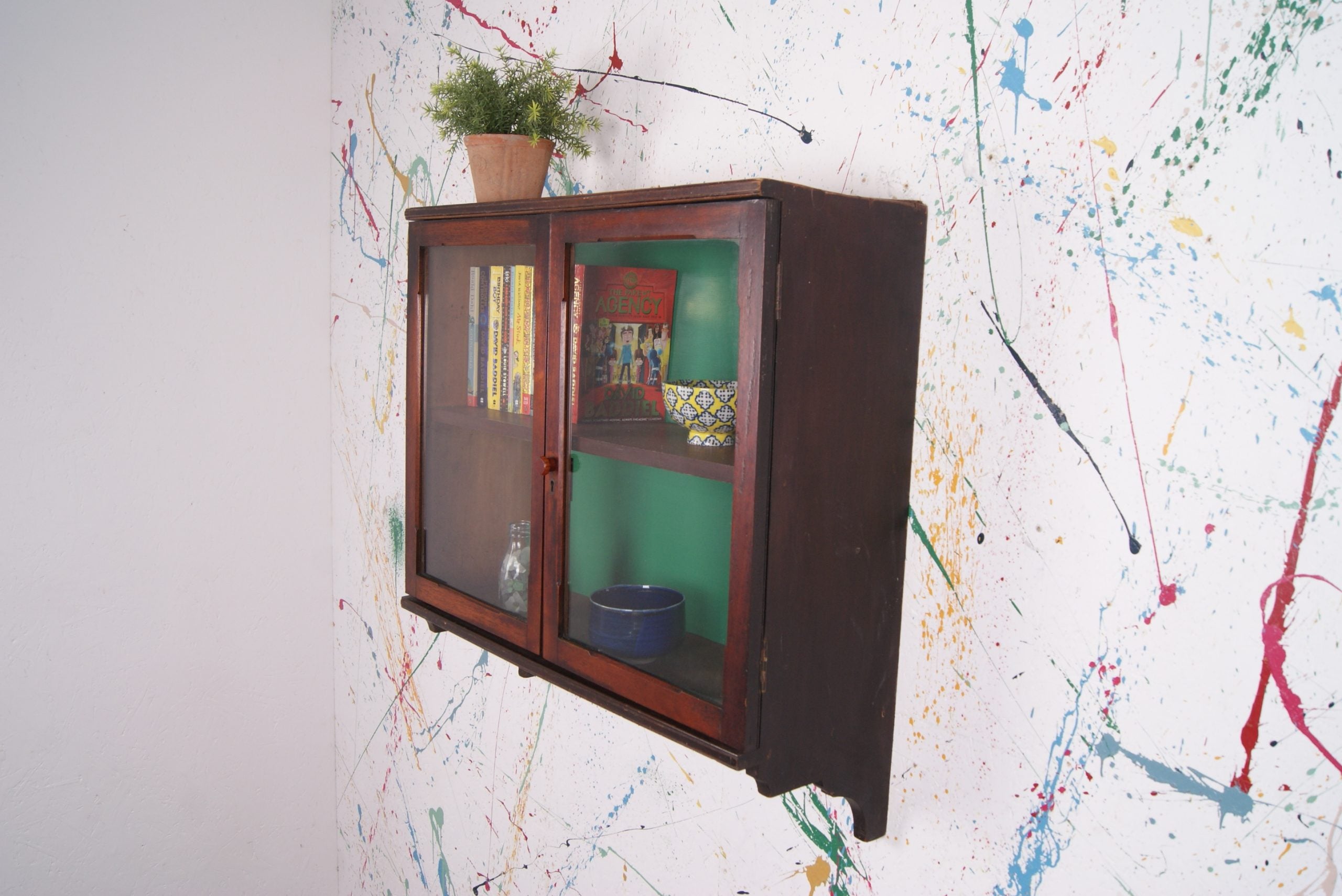 glass-wall-cabinet-7