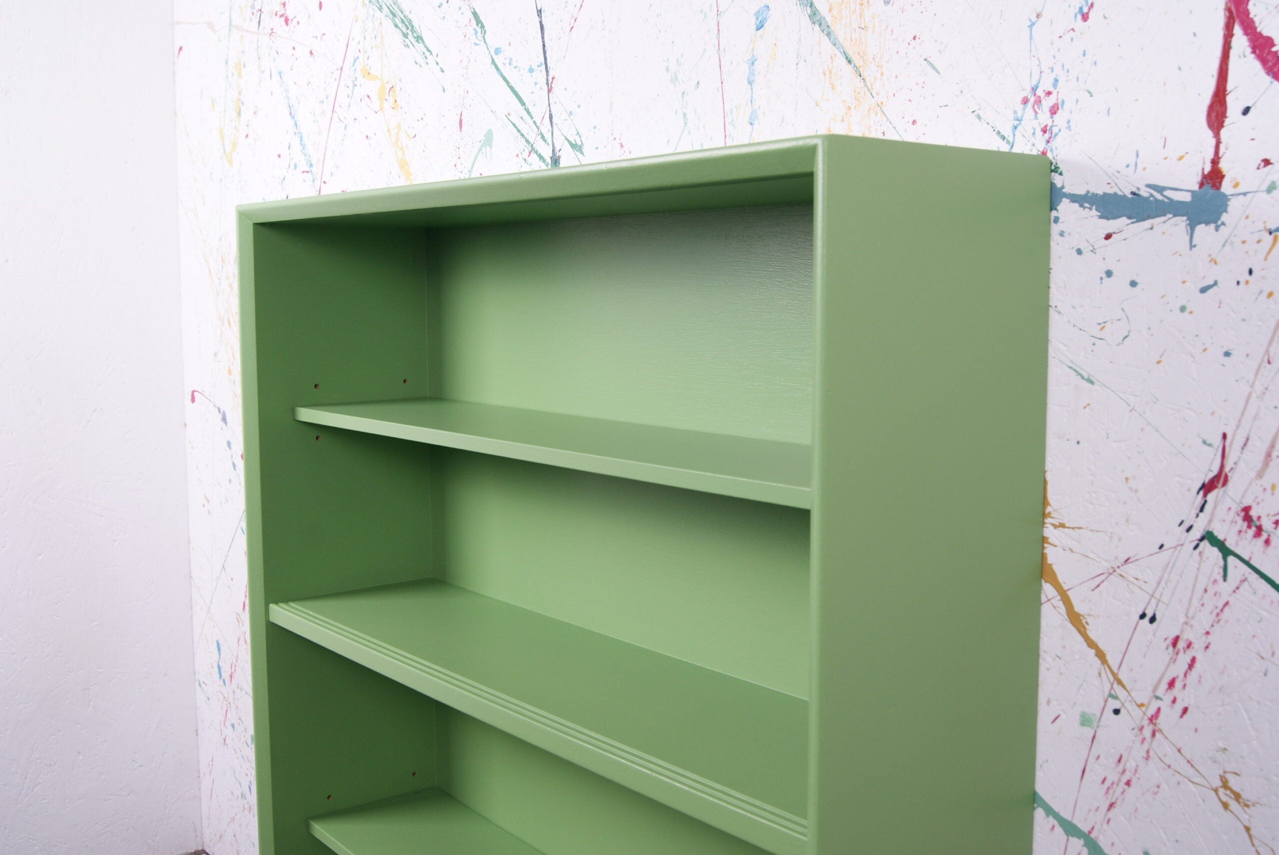 green-bookshelf-4