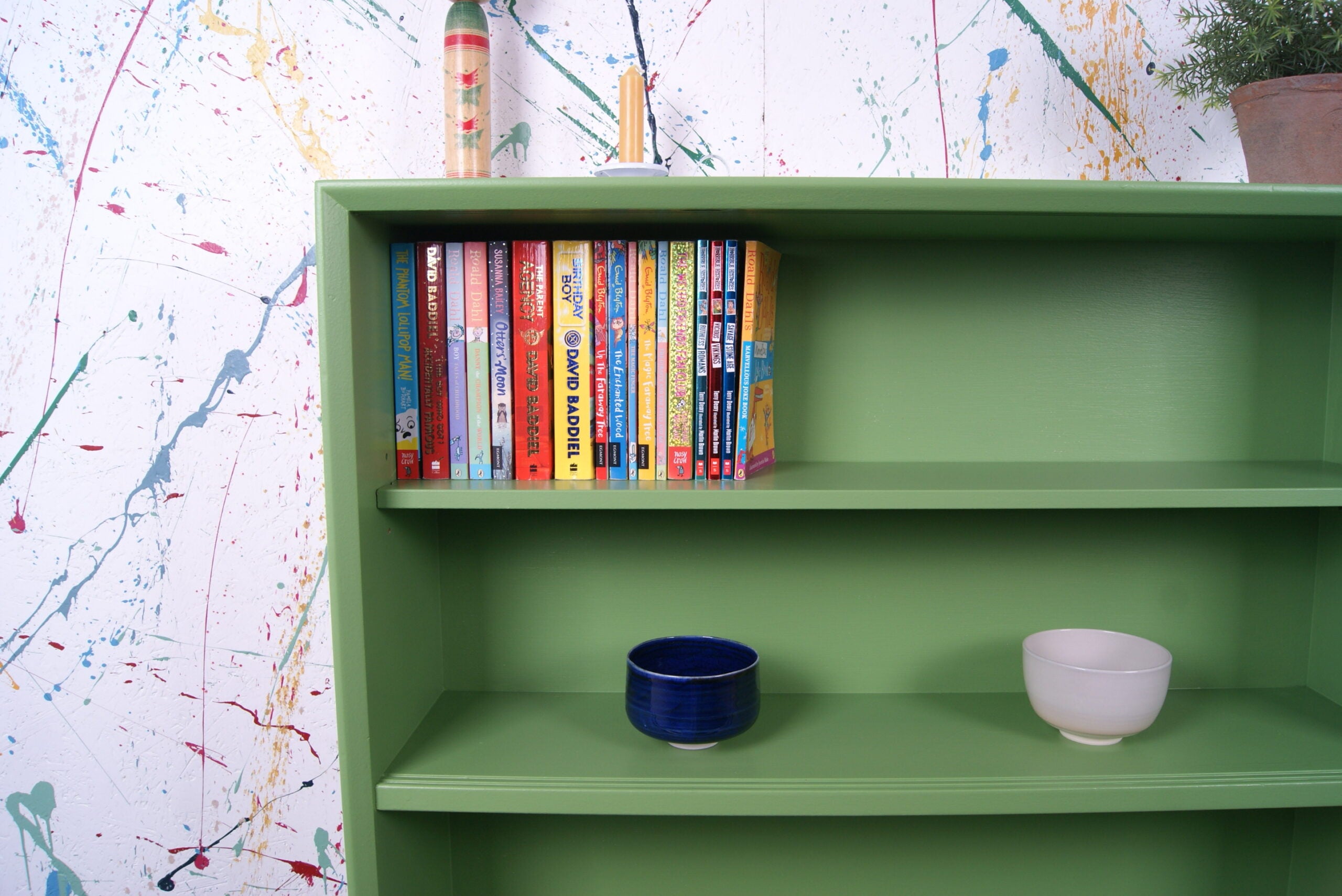 green-bookshelf-7