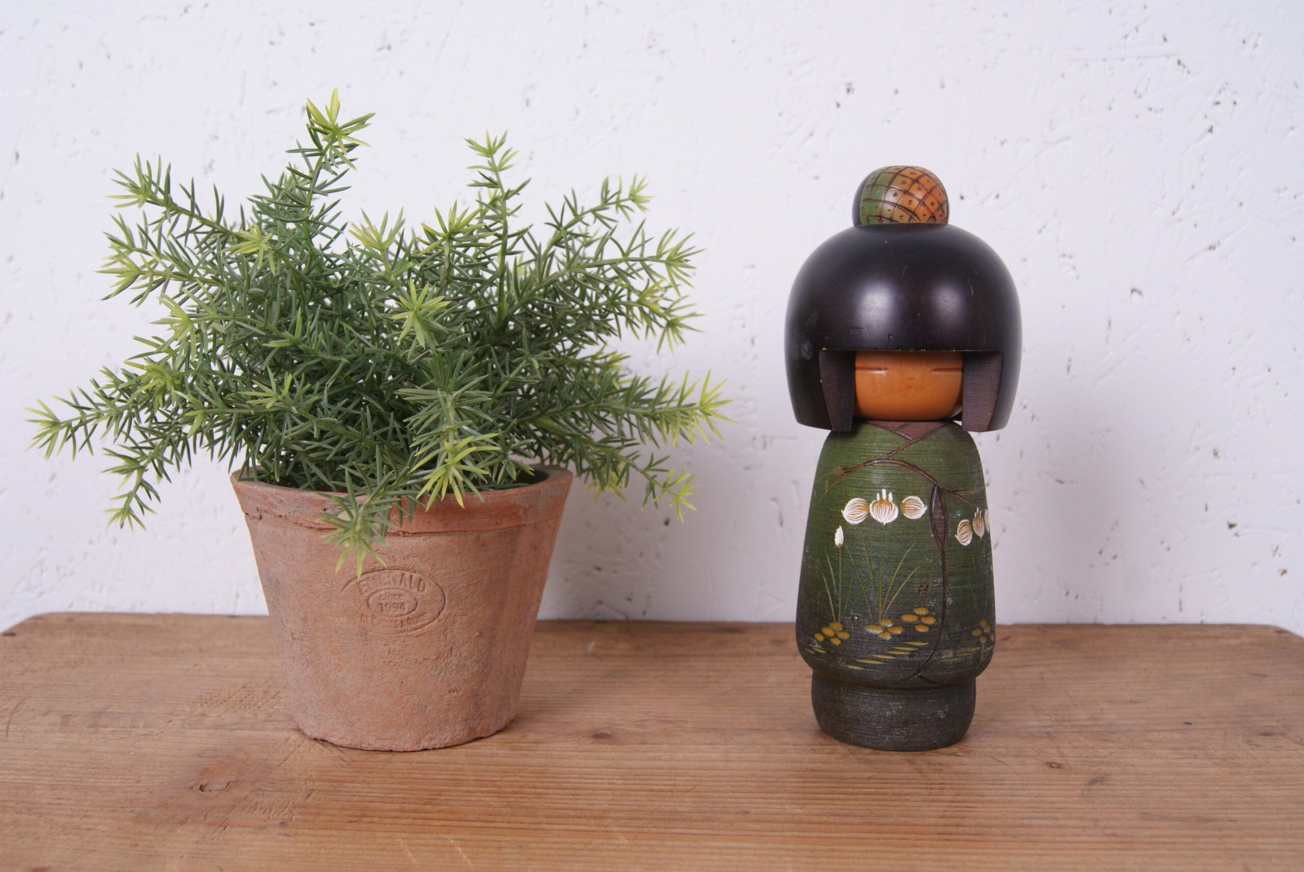green-creative-kokeshi-doll-2