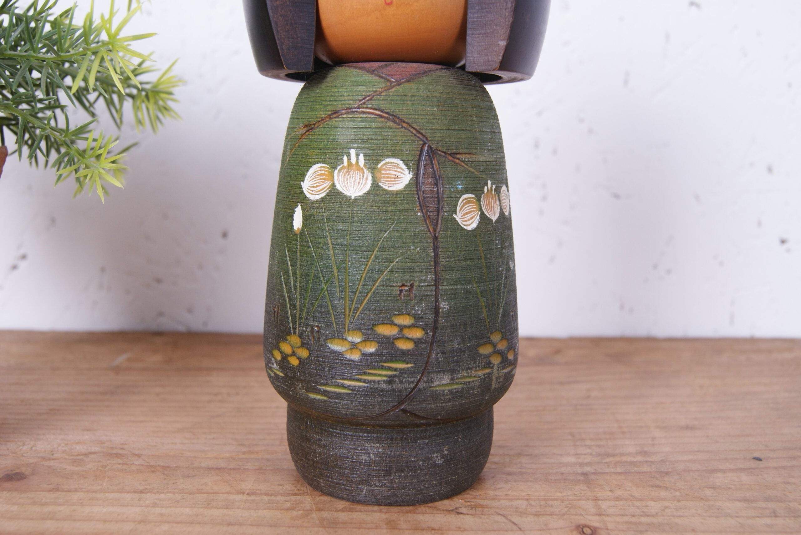 green-creative-kokeshi-doll-4