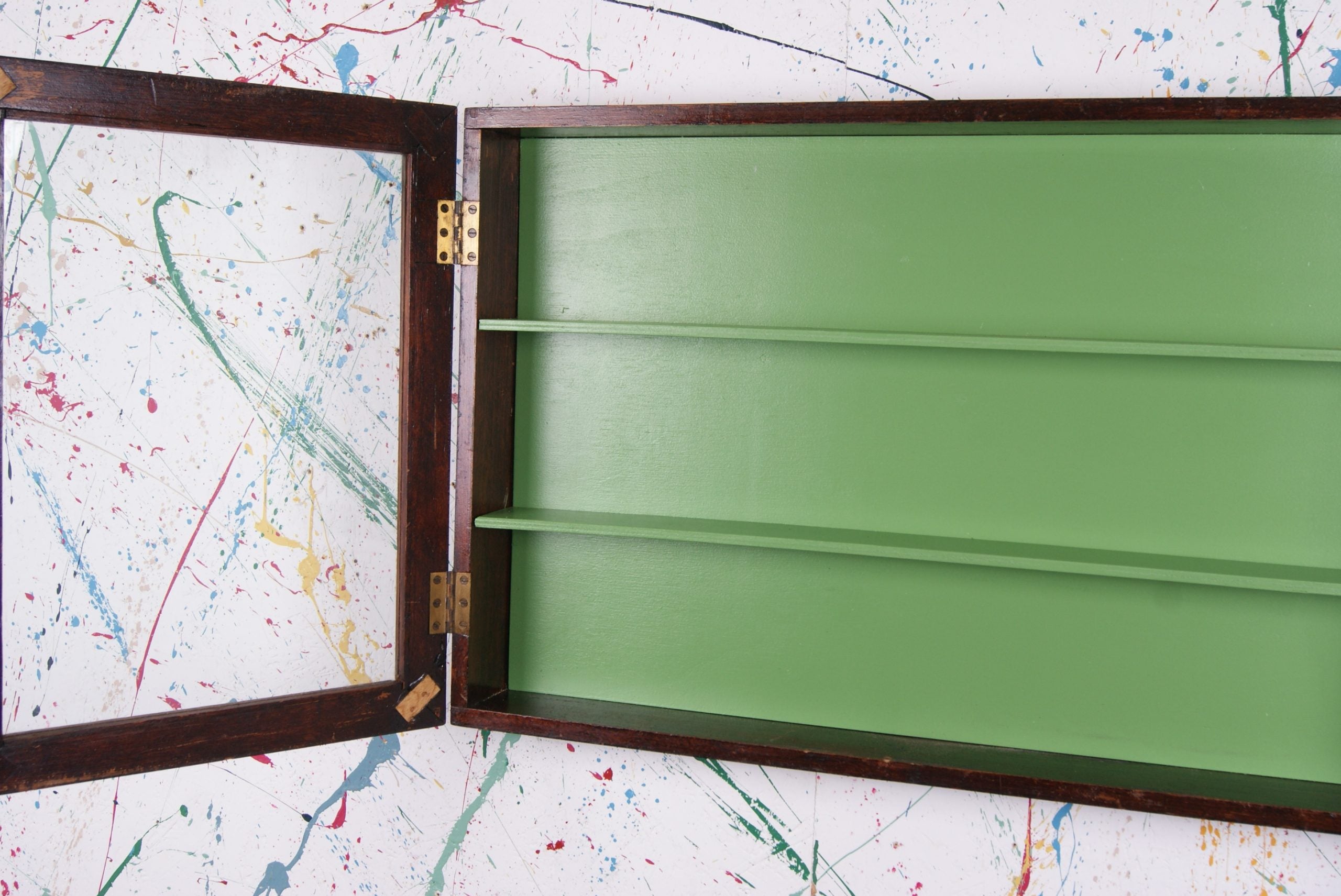 green-display-cabinet-4