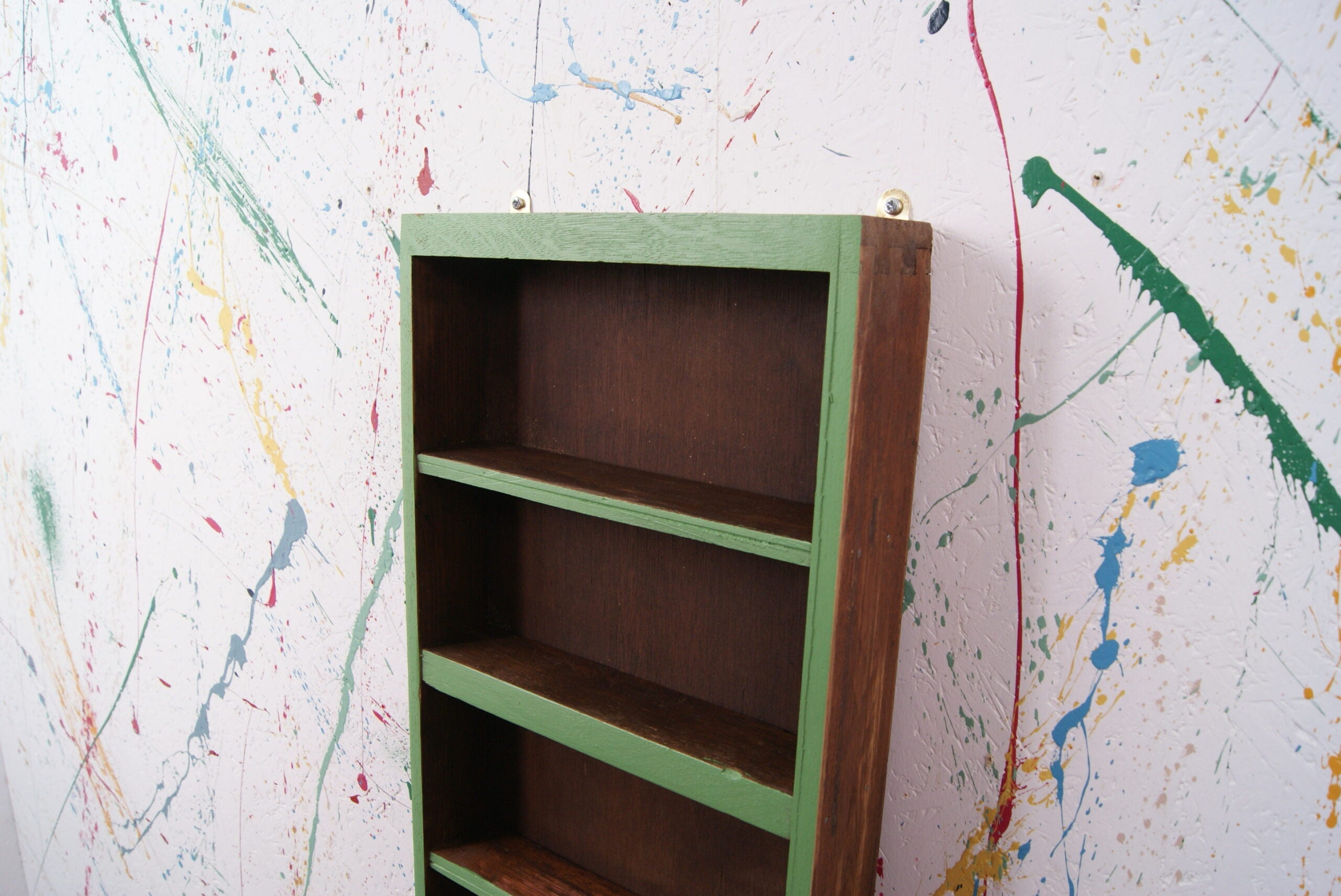 green-display-shelf-6