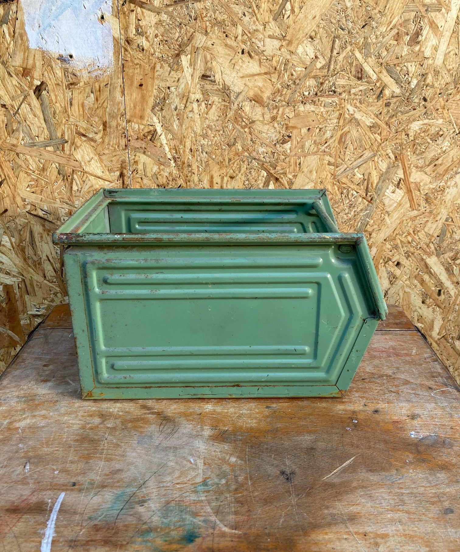 green-metal-crate-3