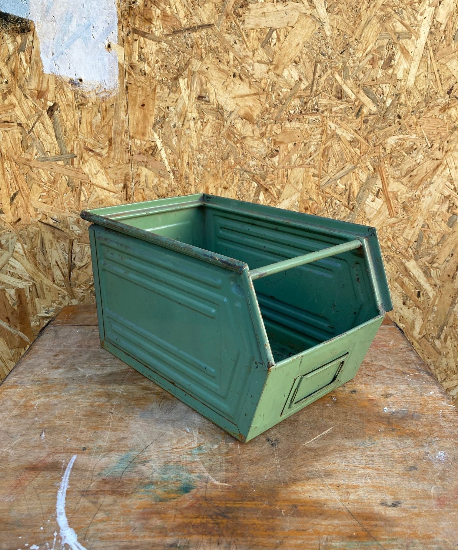 green-metal-crate-4