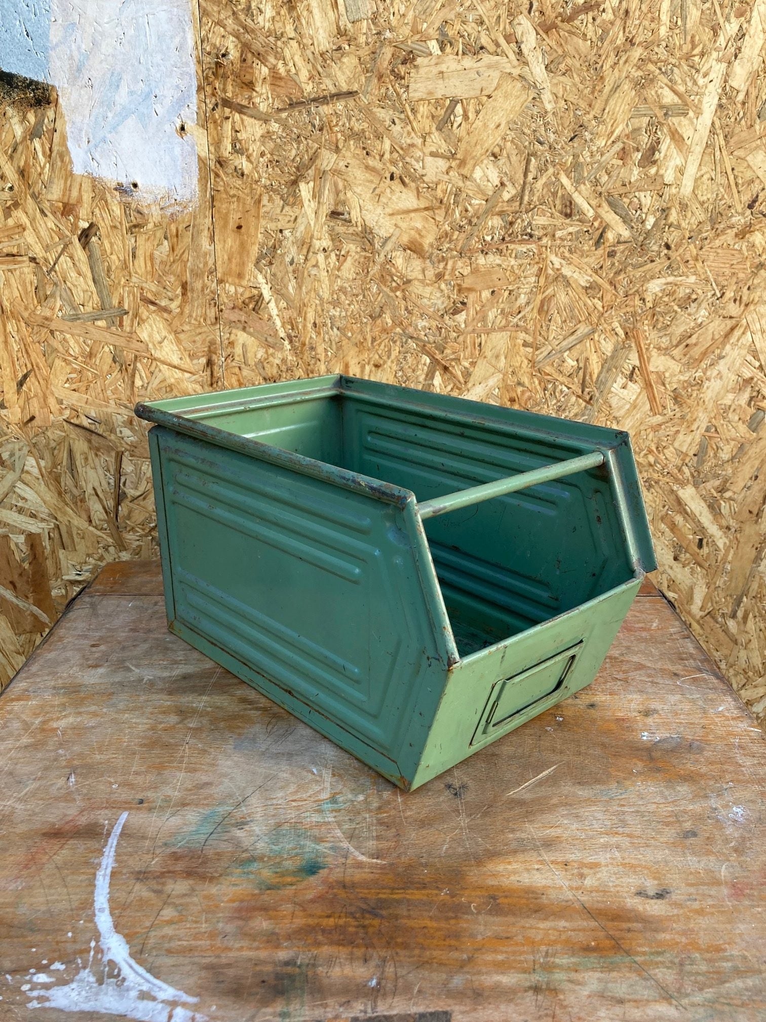 green-metal-crate-4