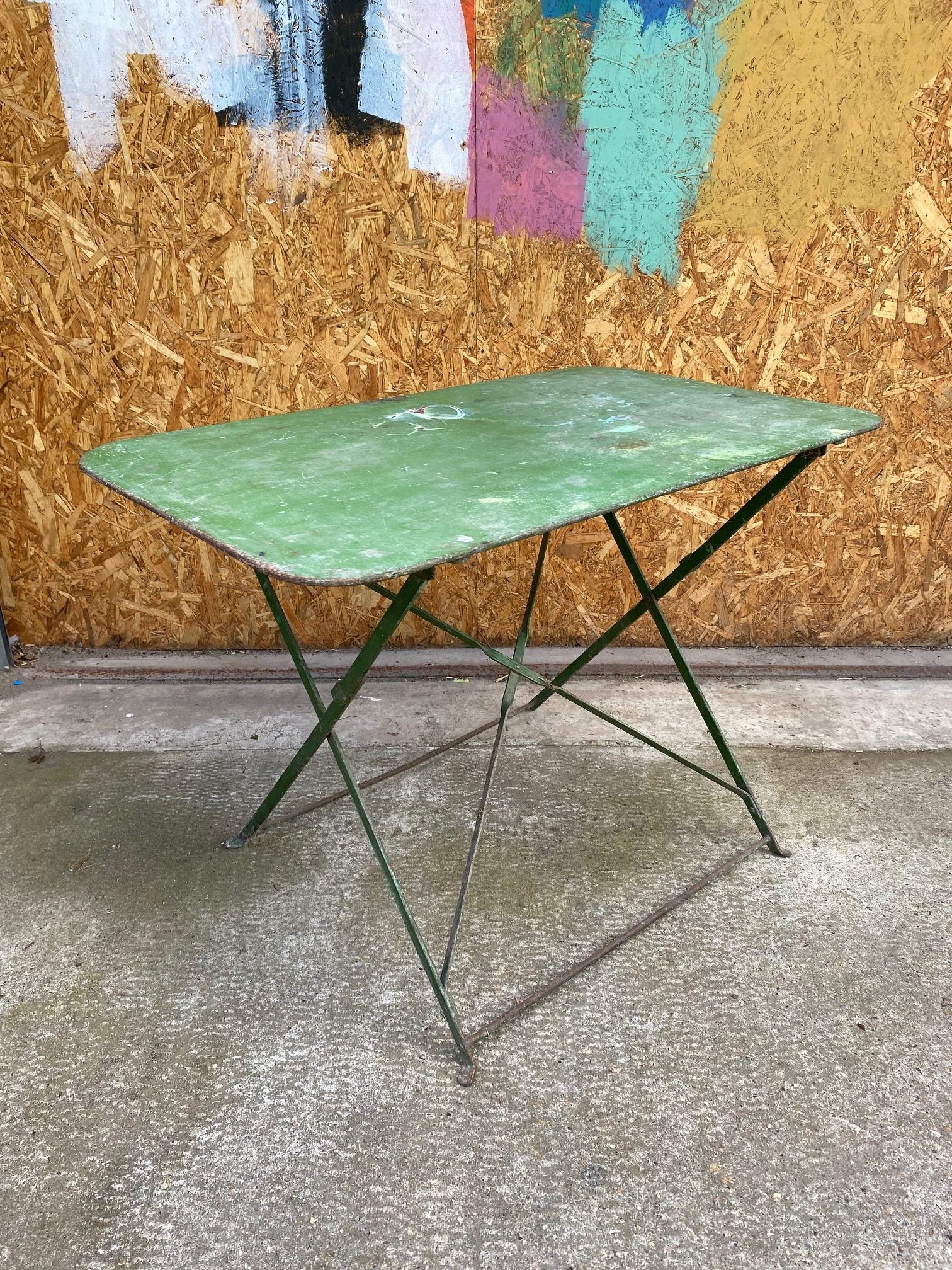 green-metal-garden-table-3