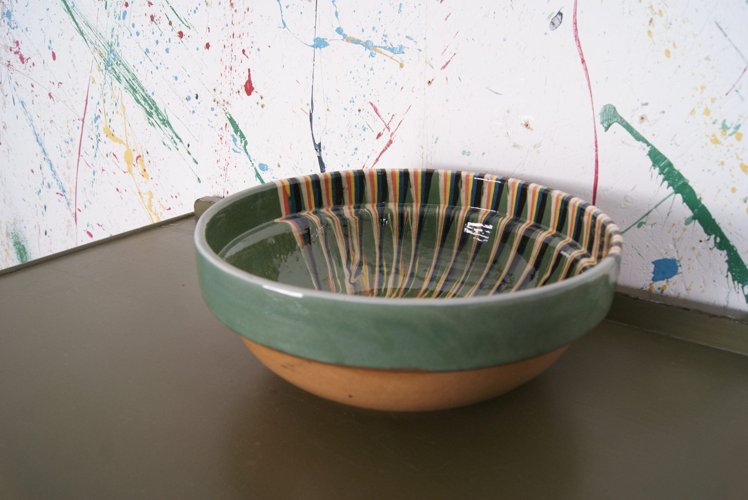 green-romanian-ceramic-bowl-1