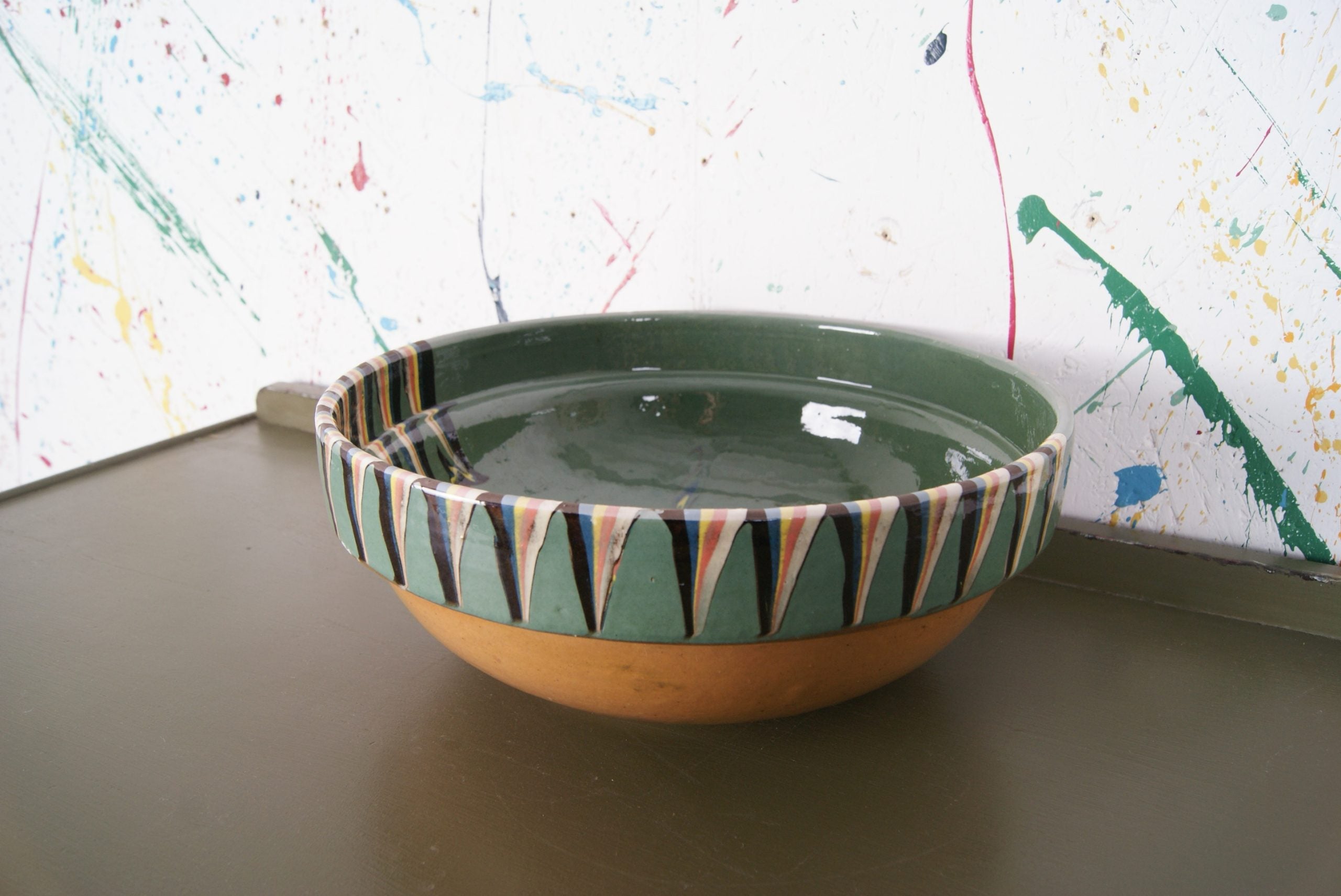 green-romanian-ceramic-bowl-3
