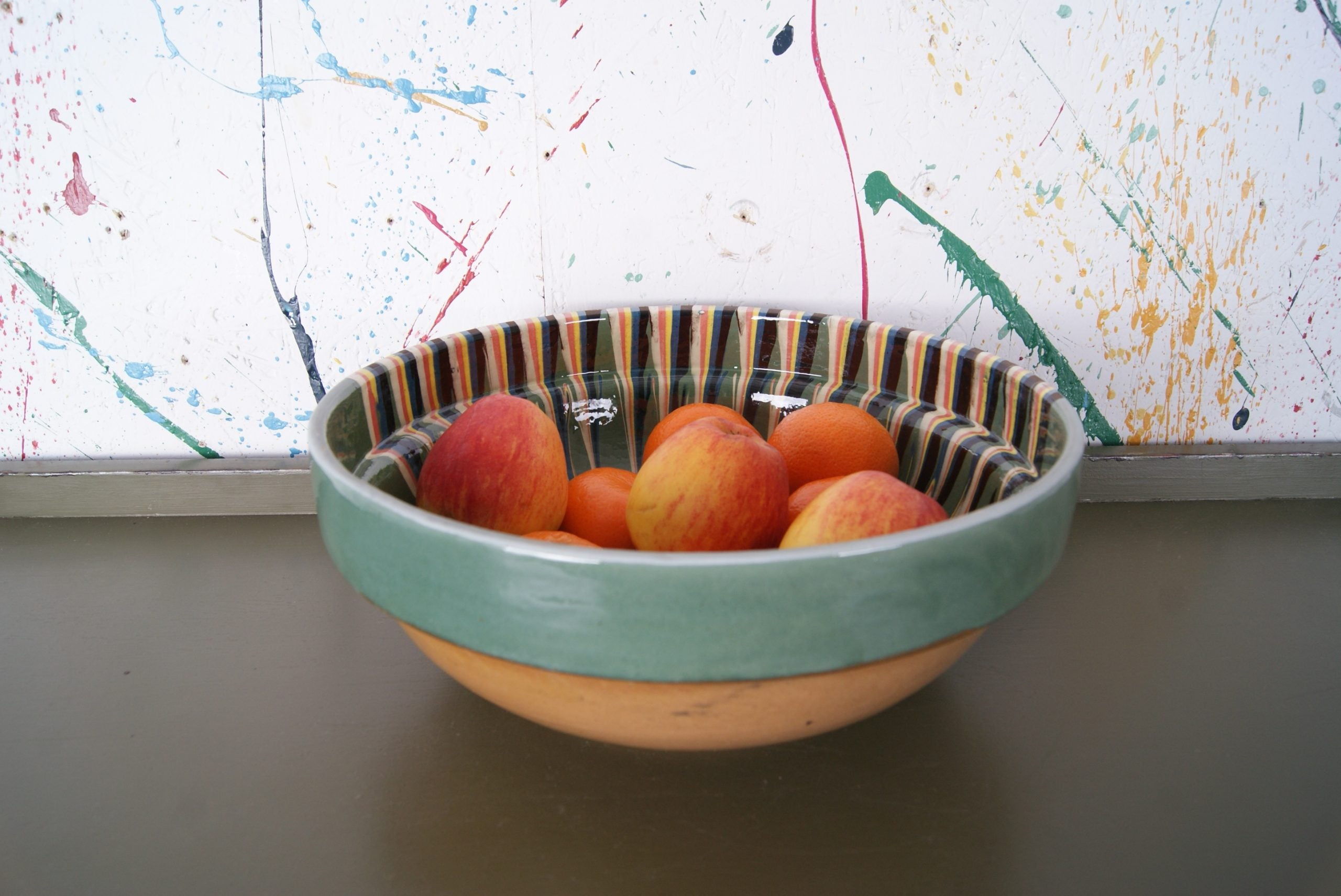 green-romanian-ceramic-bowl-4