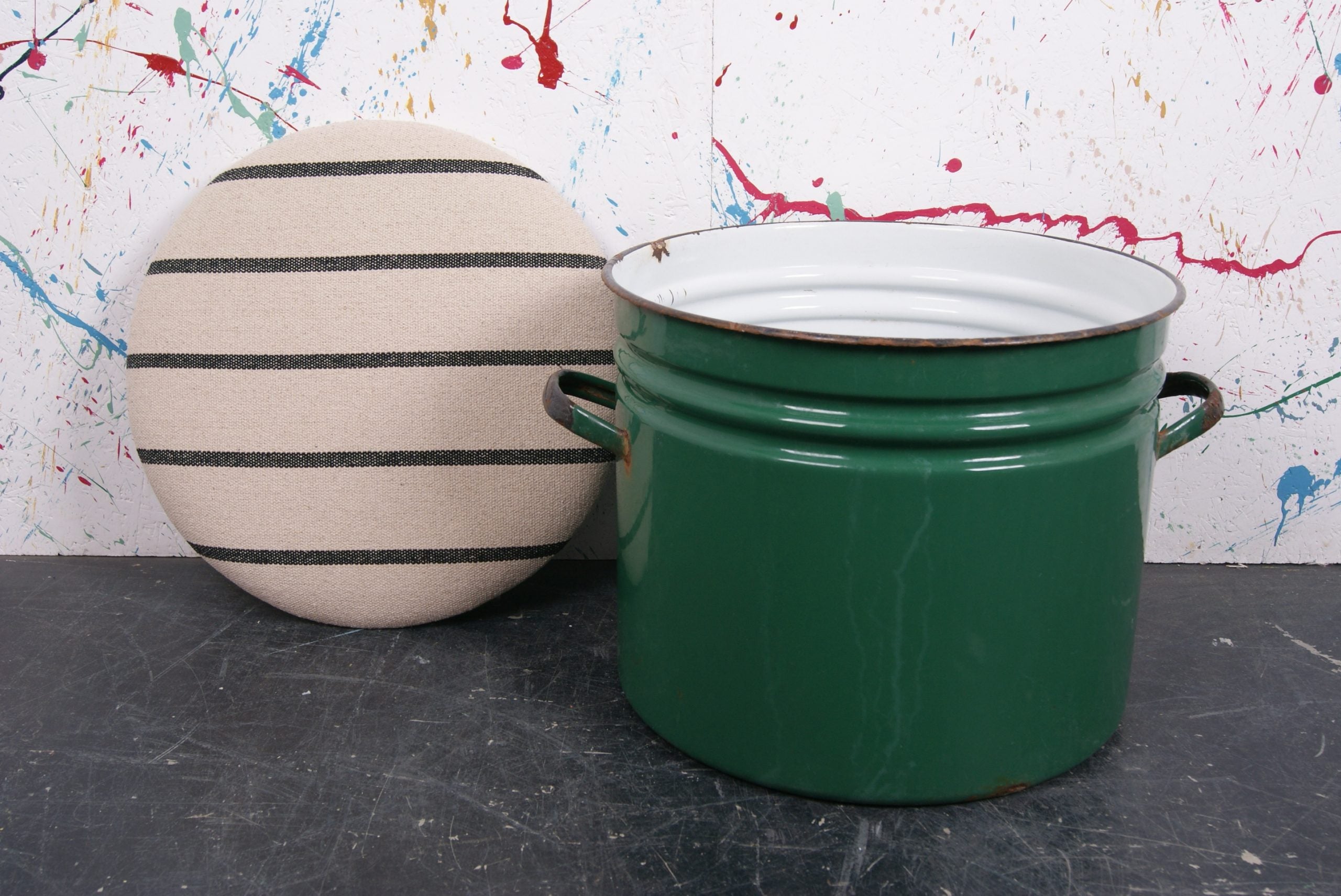 green-round-maggie-charcoal-top-3