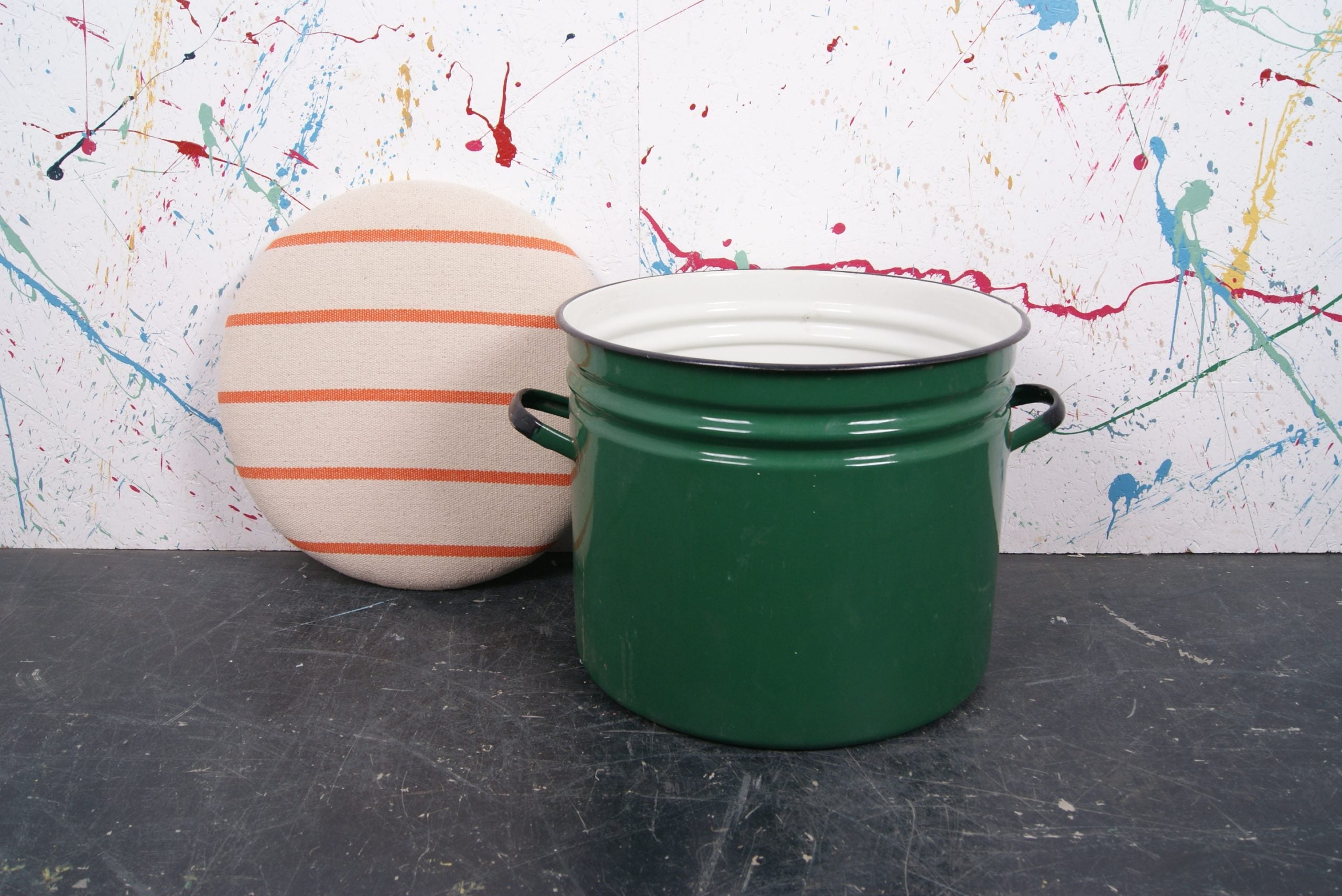 green-round-maggie-orange-top-3