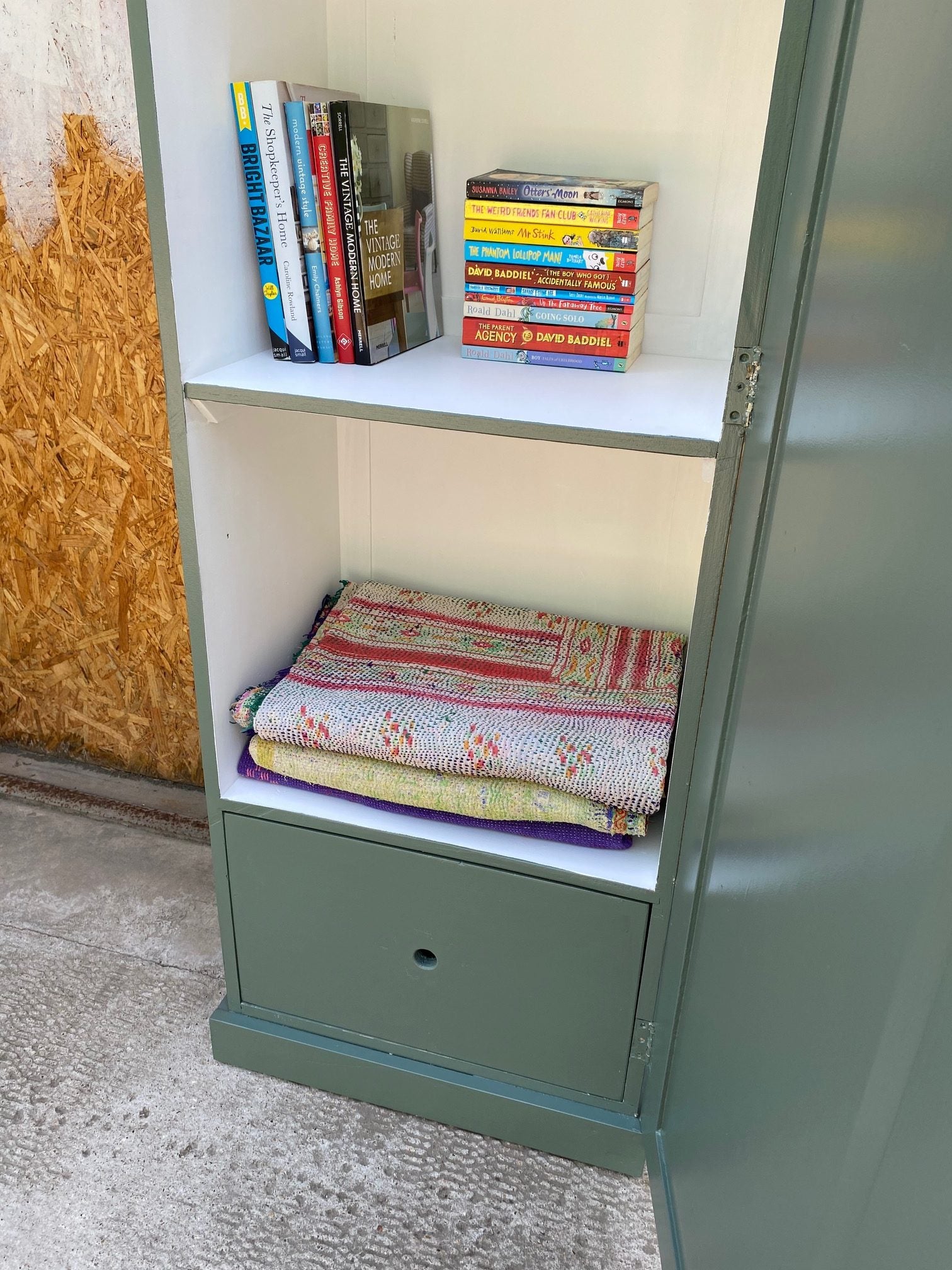 green-wooden-cupboard-18