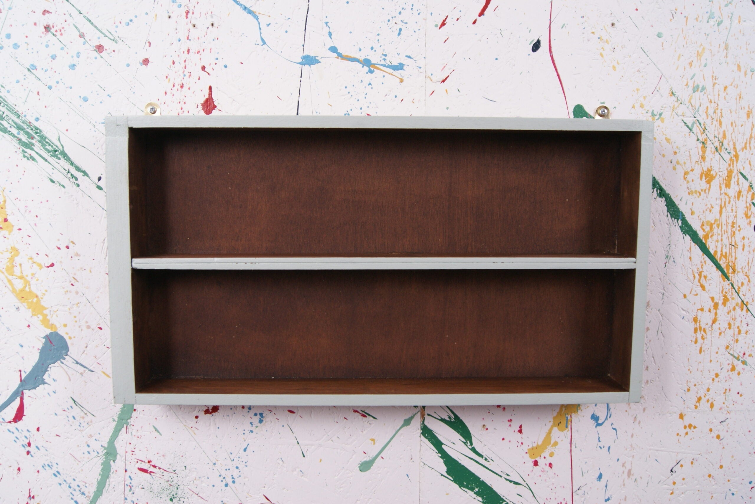 greenblue-display-shelf-1