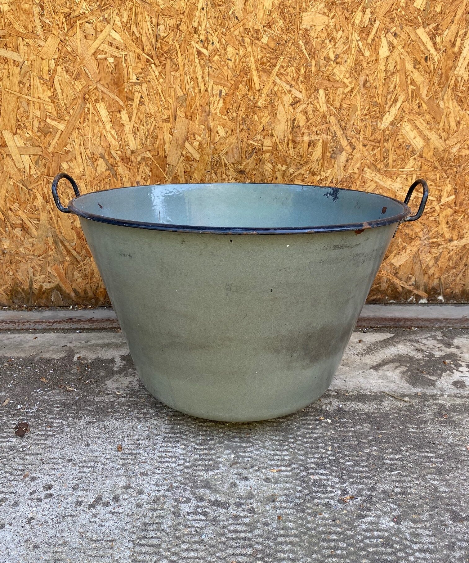 grey-enamel-tub-4