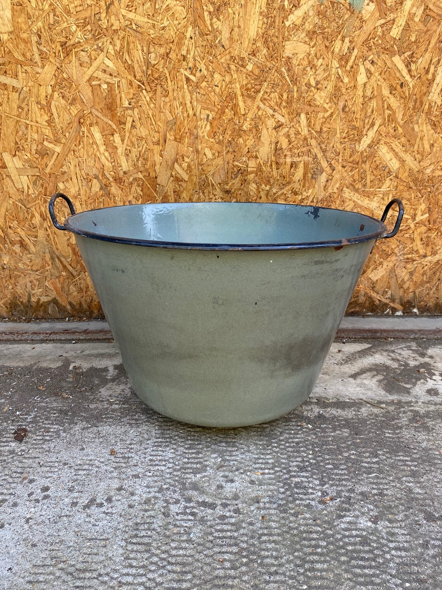 grey-enamel-tub-4