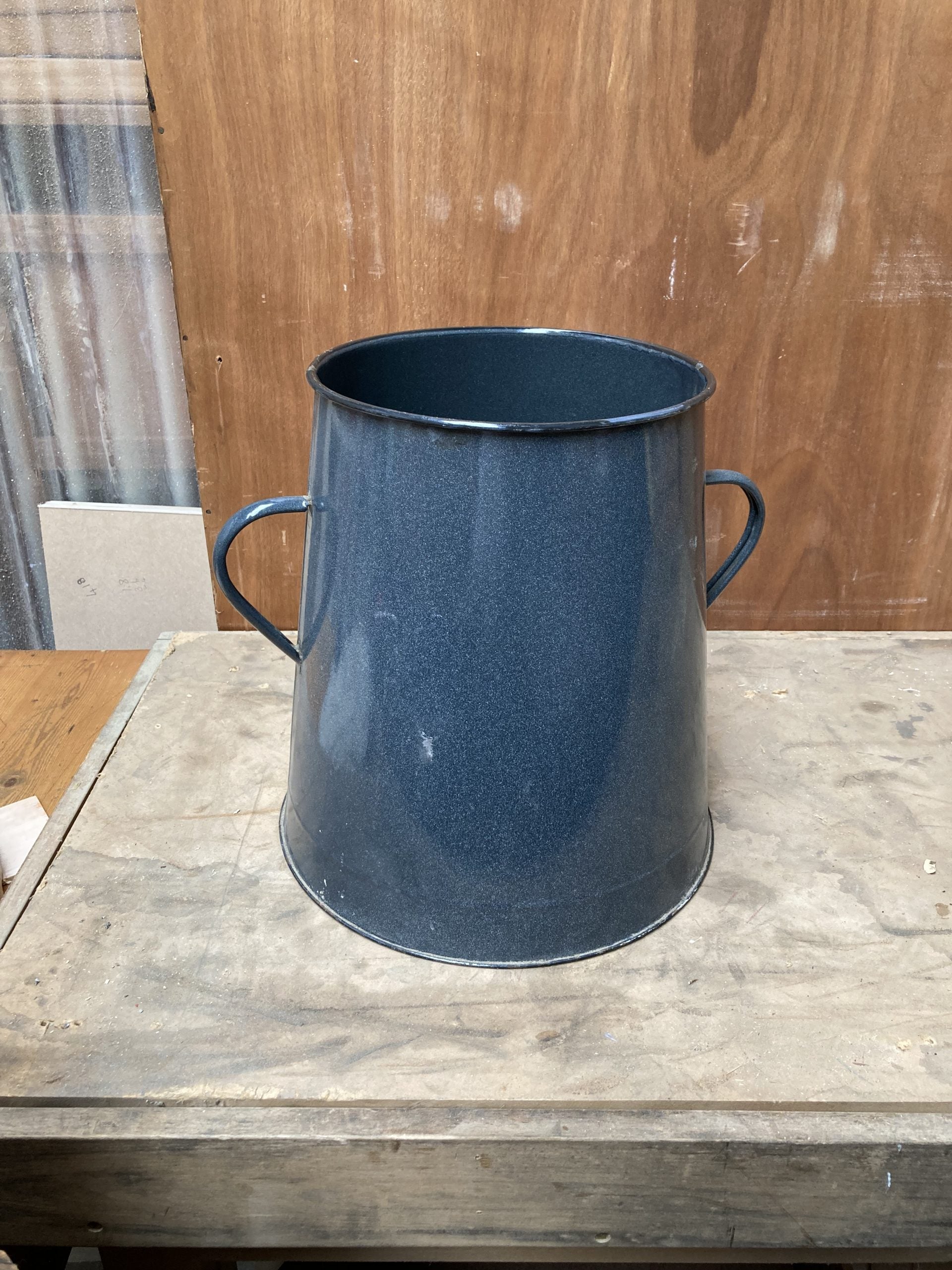 grey-maggie