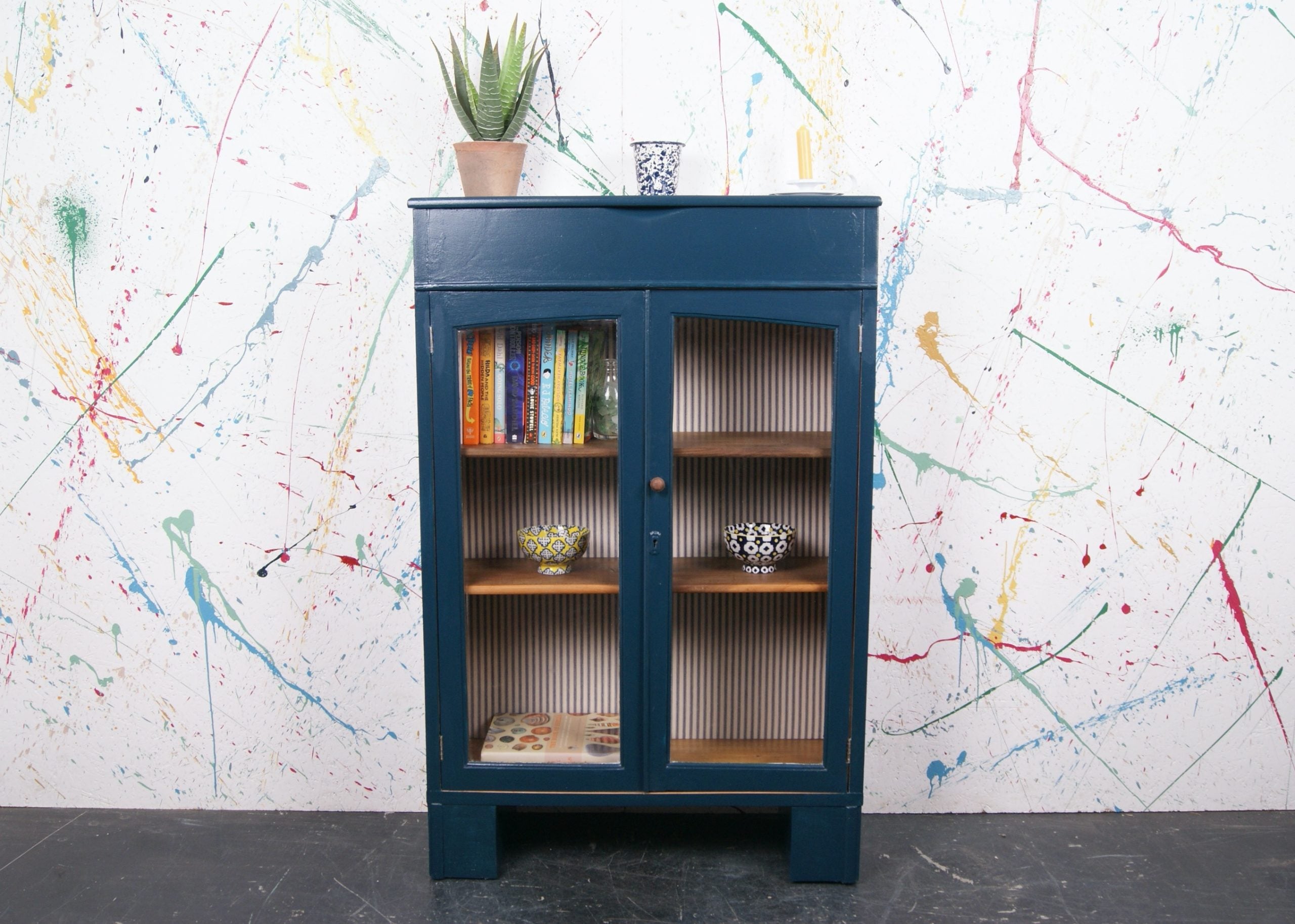 hague-blue-glass-cabinet-3