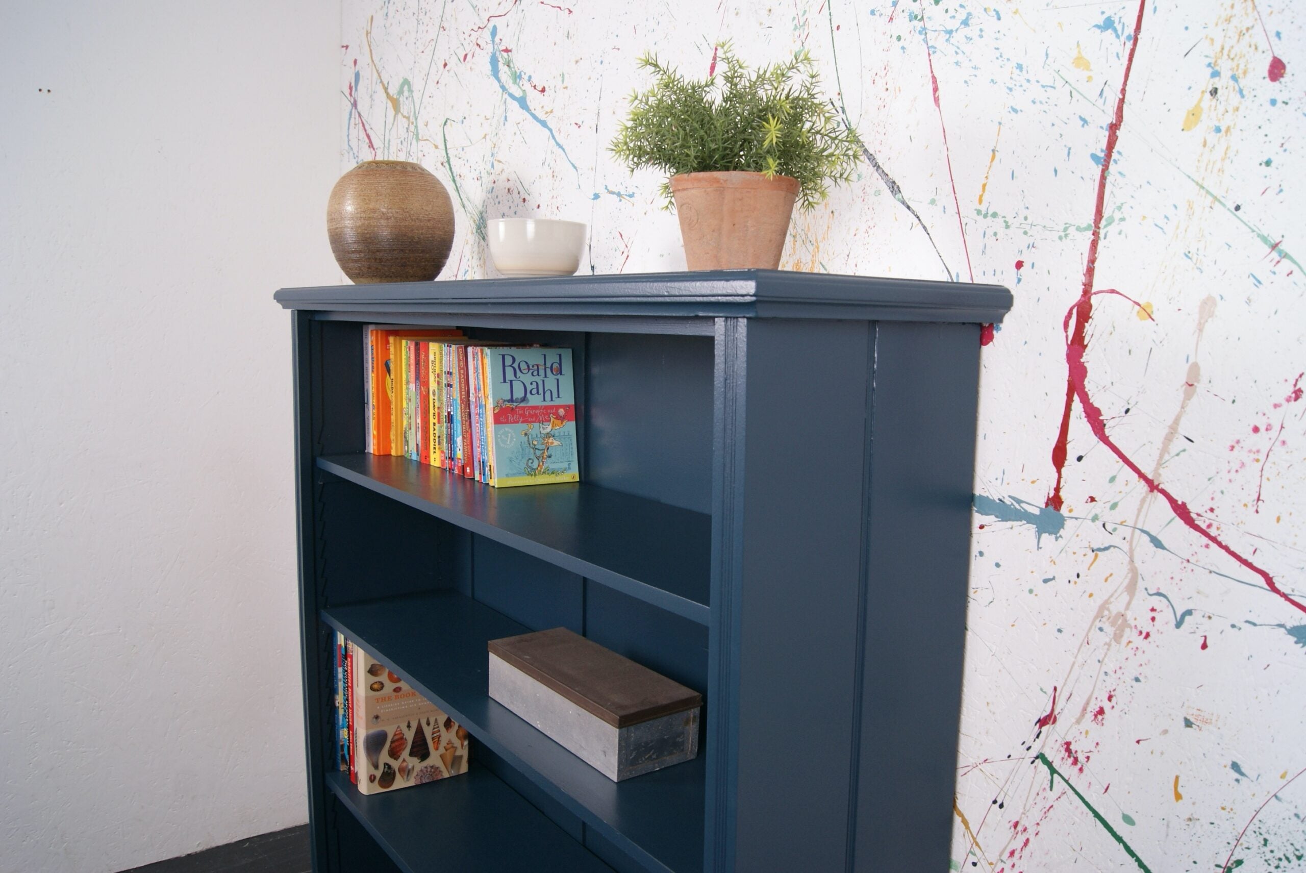 hague-blue-shelvig-unit-7