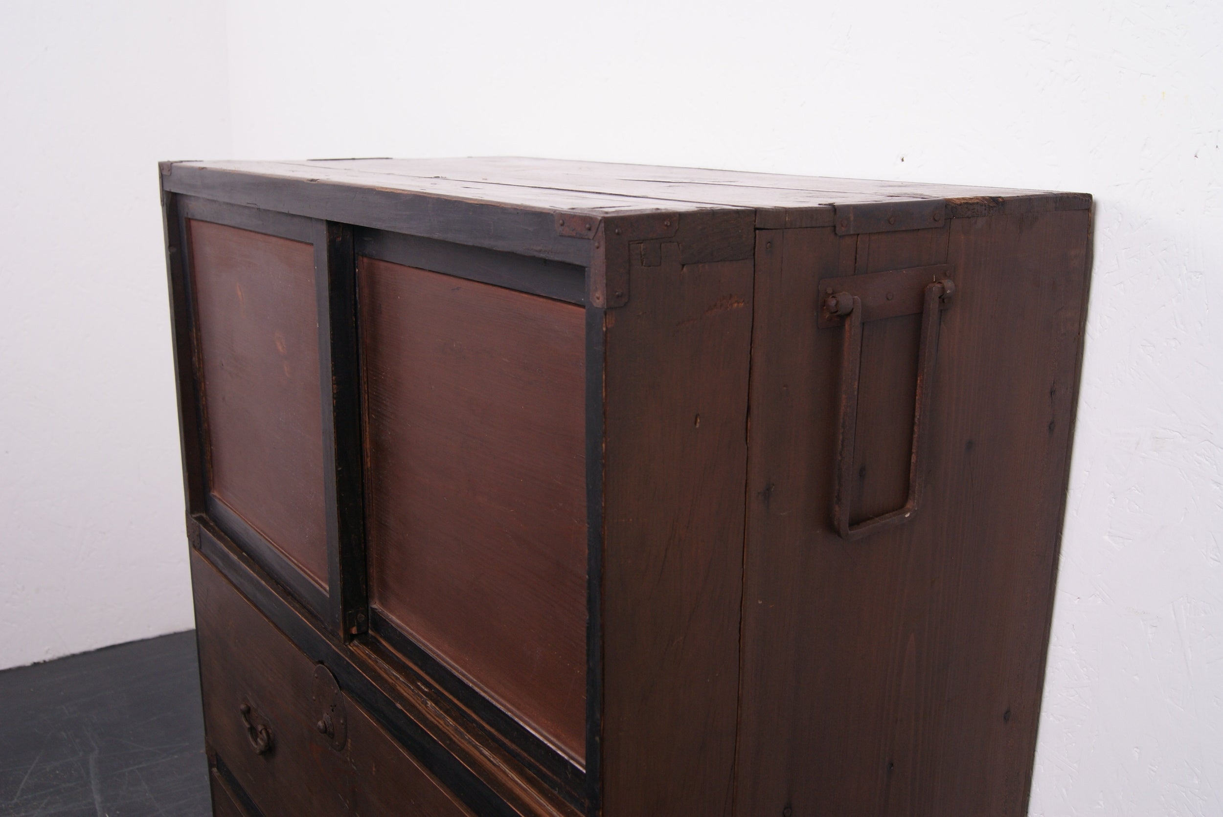 japanese-cabinet-3