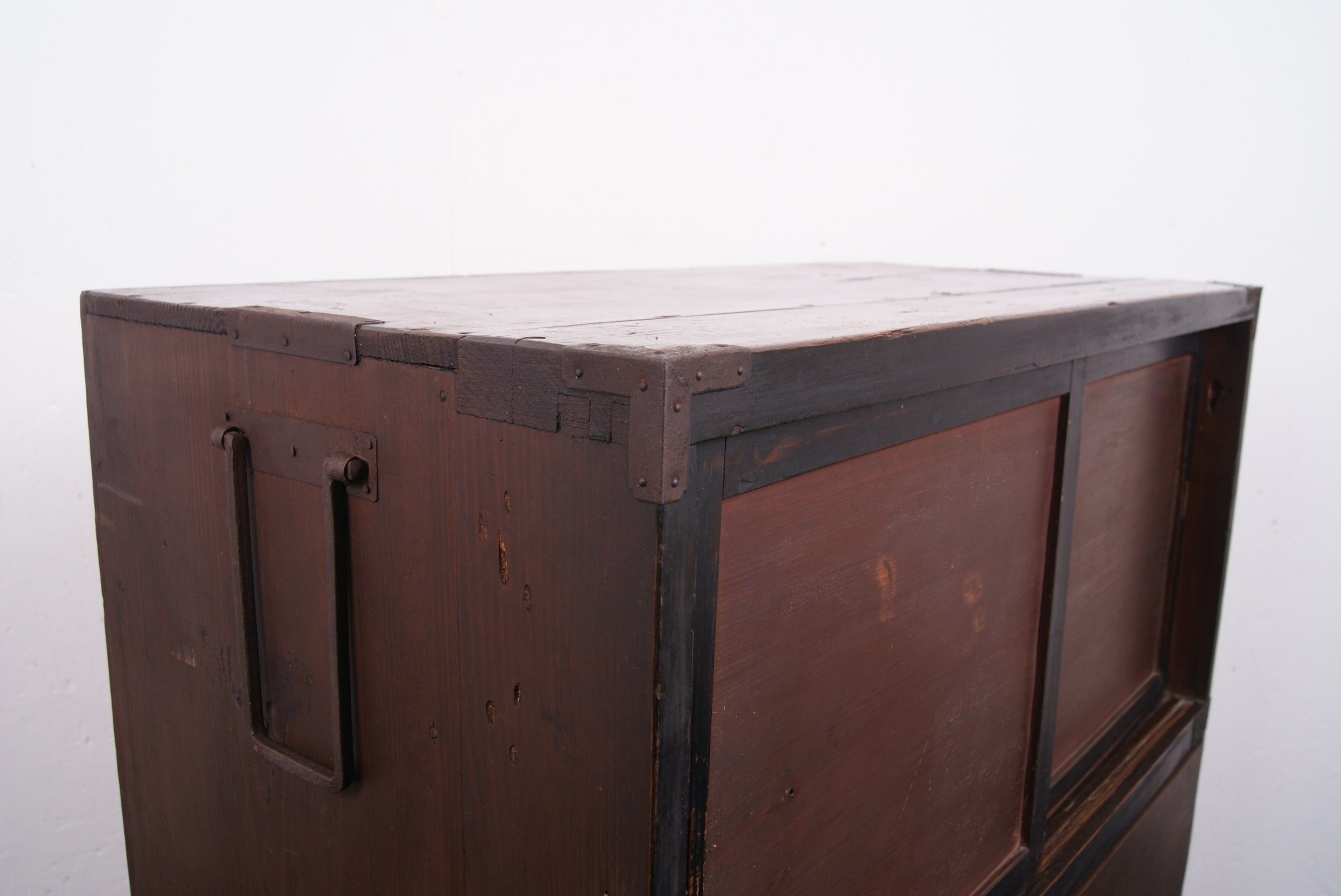 japanese-cabinet-5