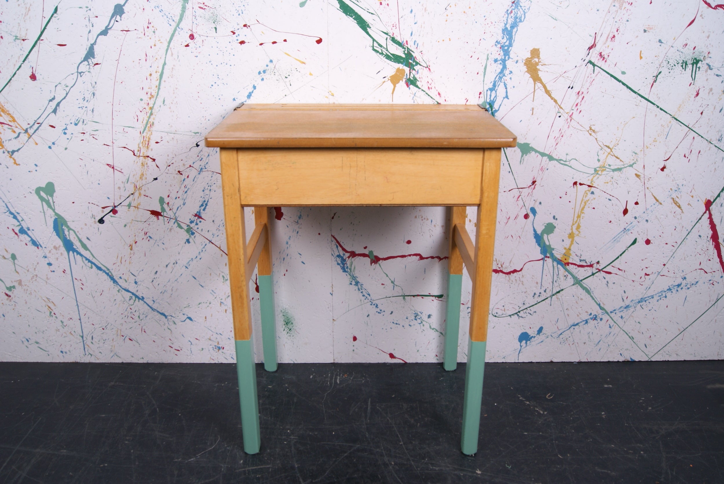 kids-arsenic-single-school-desk-1
