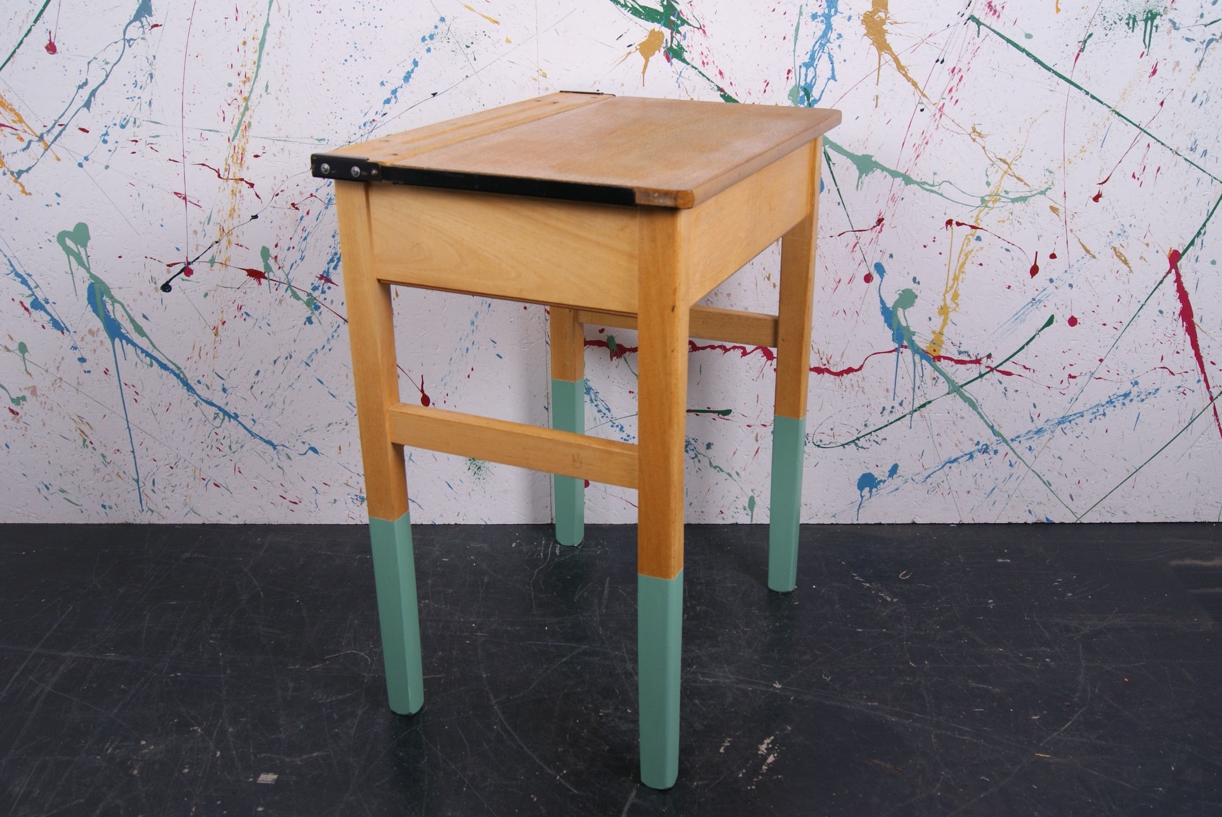 kids-arsenic-single-school-desk-3