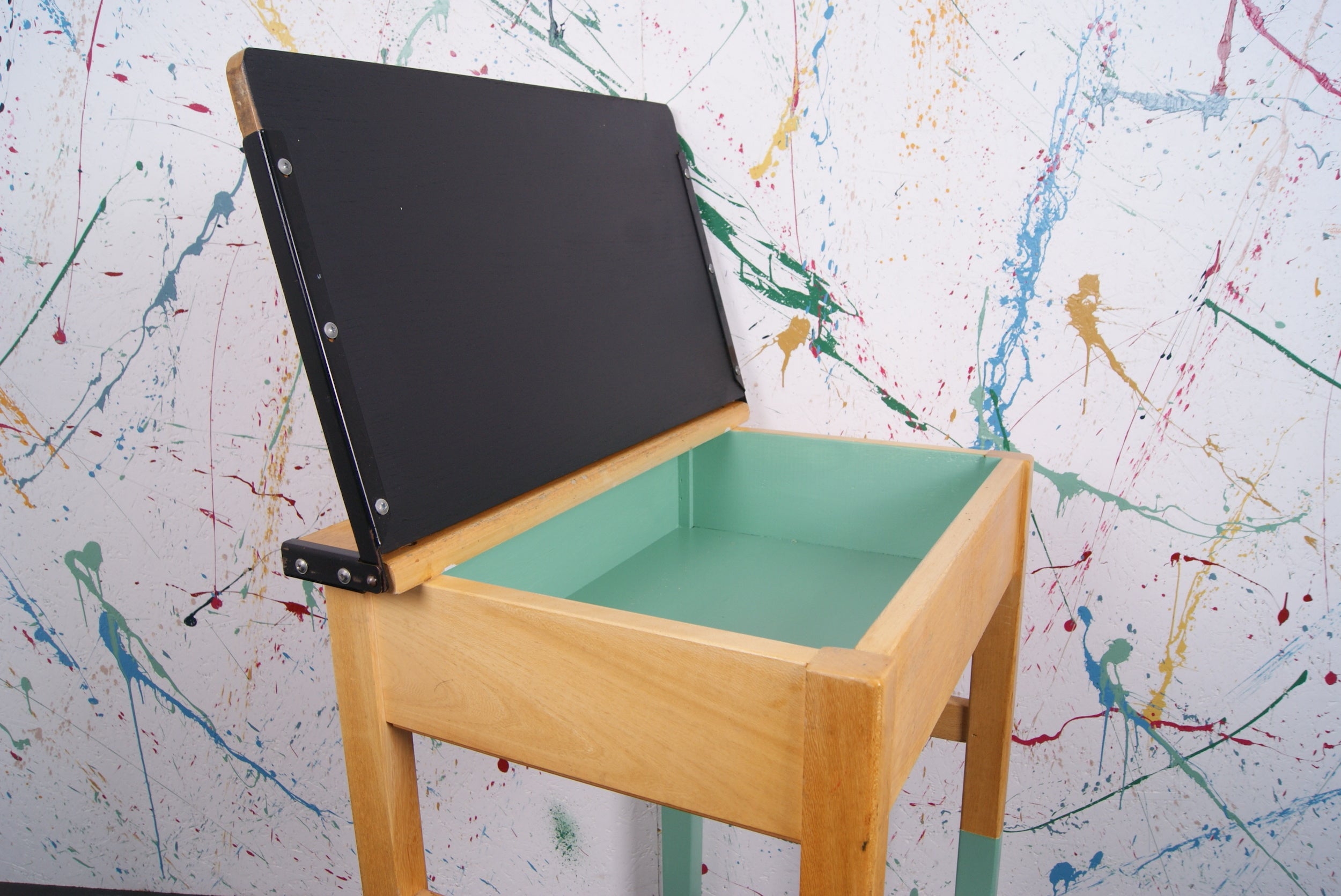 kids-arsenic-single-school-desk-5