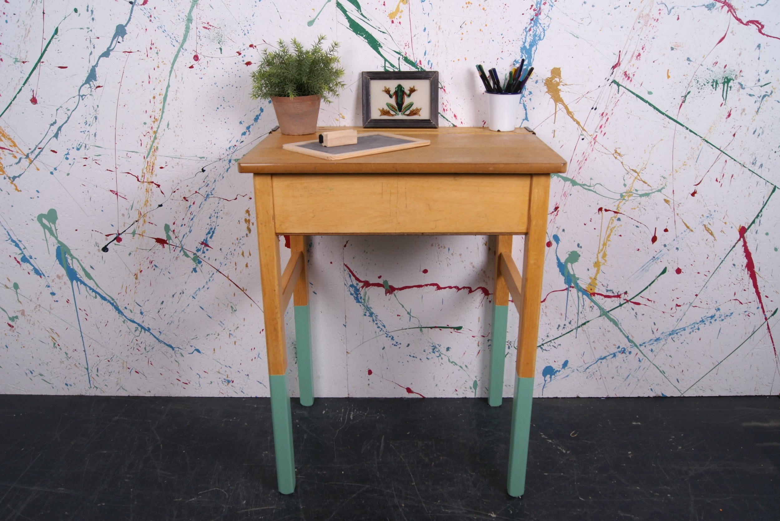 kids-arsenic-single-school-desk-7.