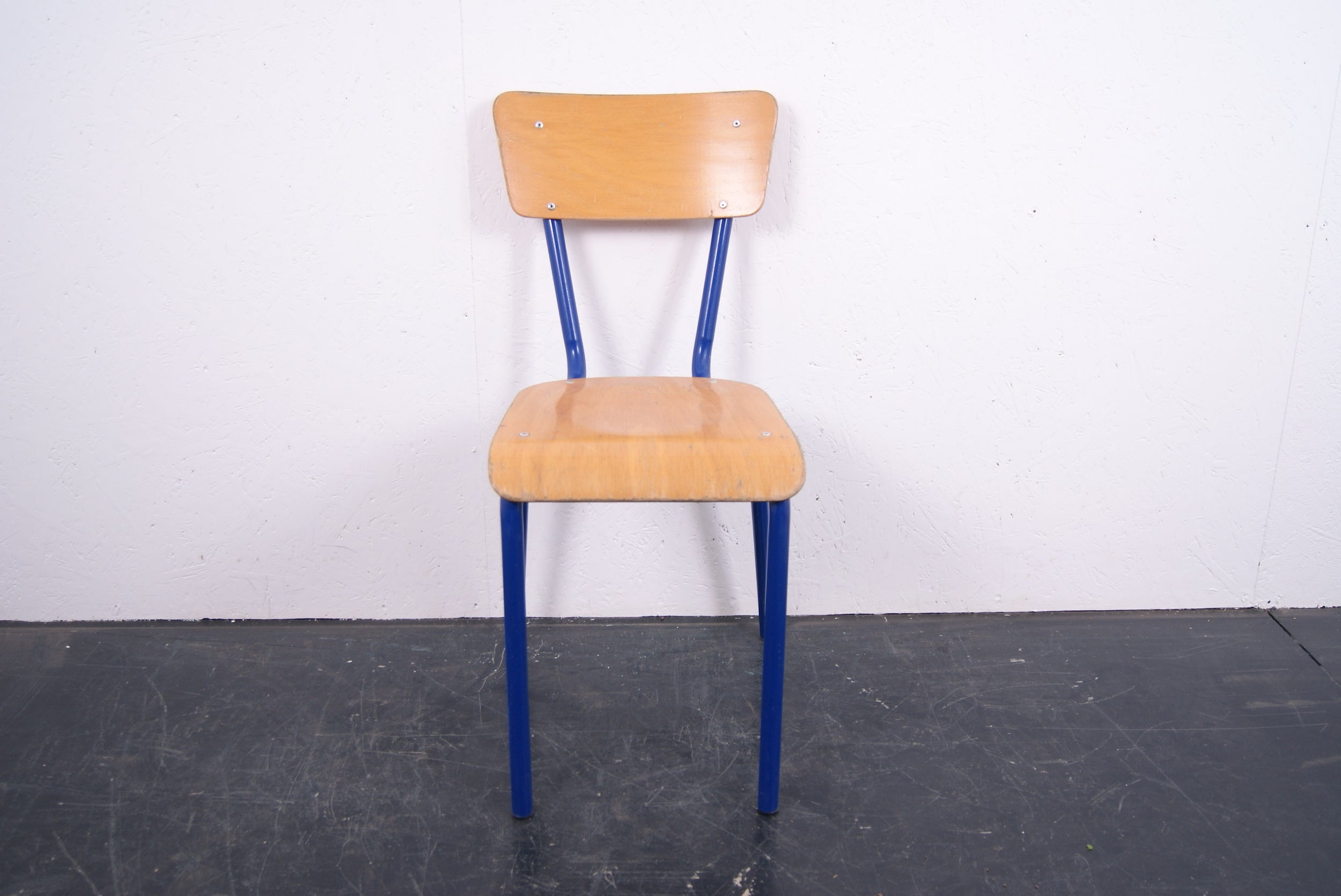kids-blue-chair-1.