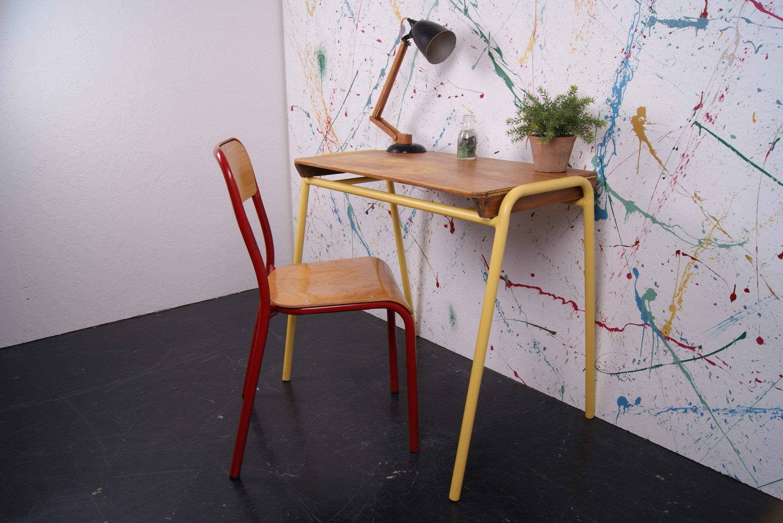 kids-customised-tubular-desk-3