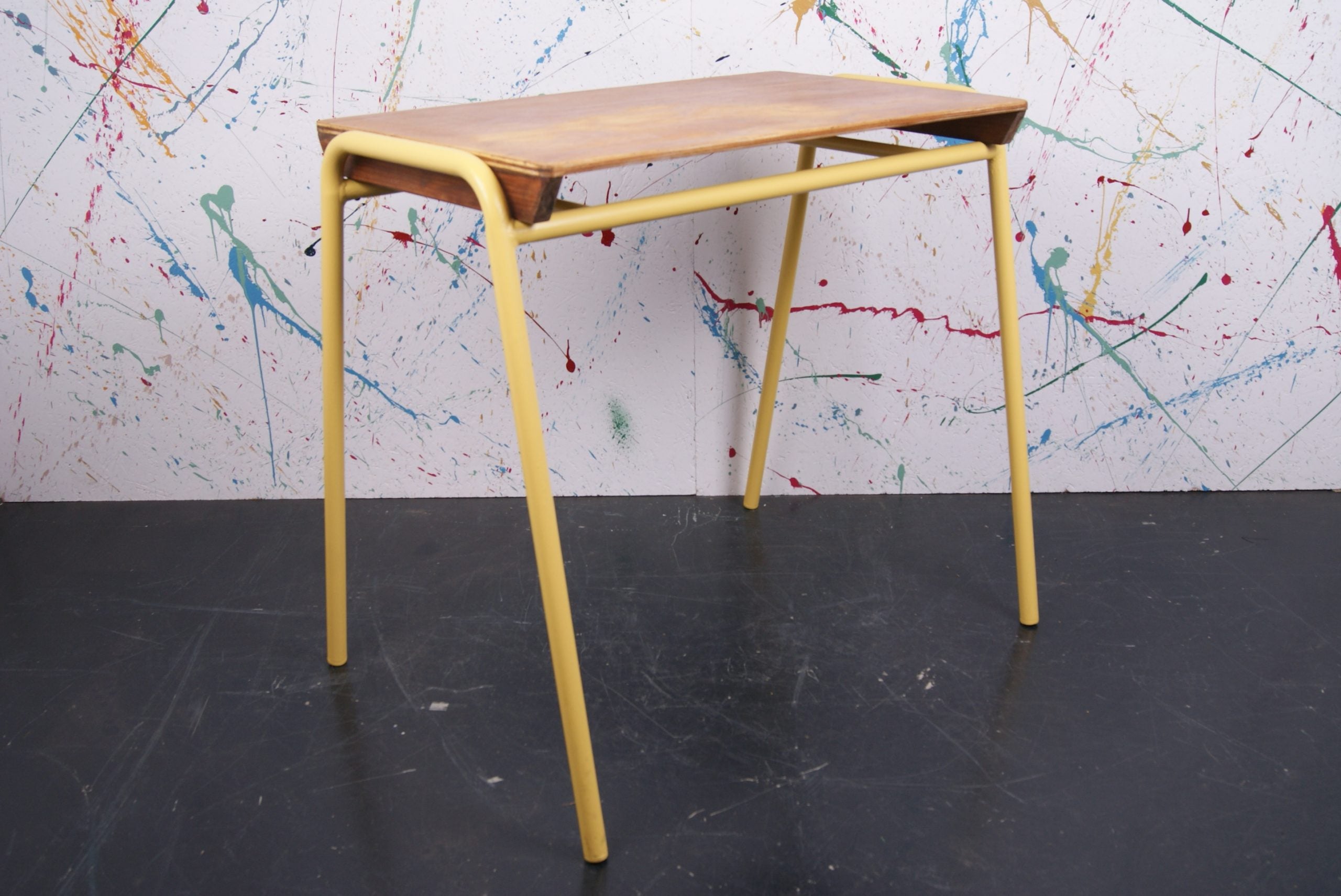 kids-customised-tubular-desk-6