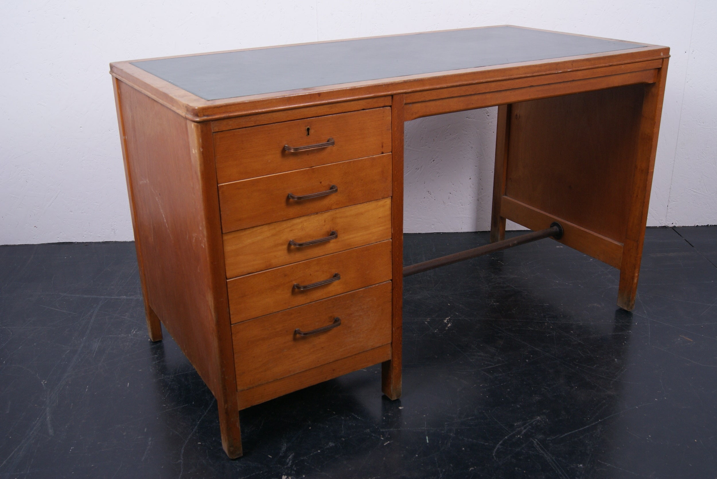 kids-desk-with-drawers-5.