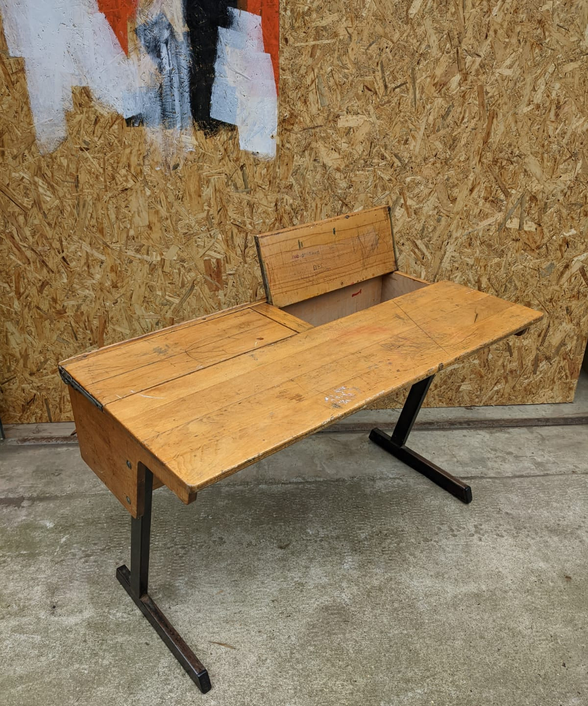 kids-double-desk-with-metal-legs-2