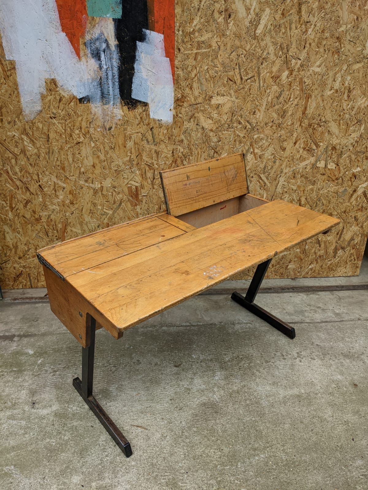 kids-double-desk-with-metal-legs-2
