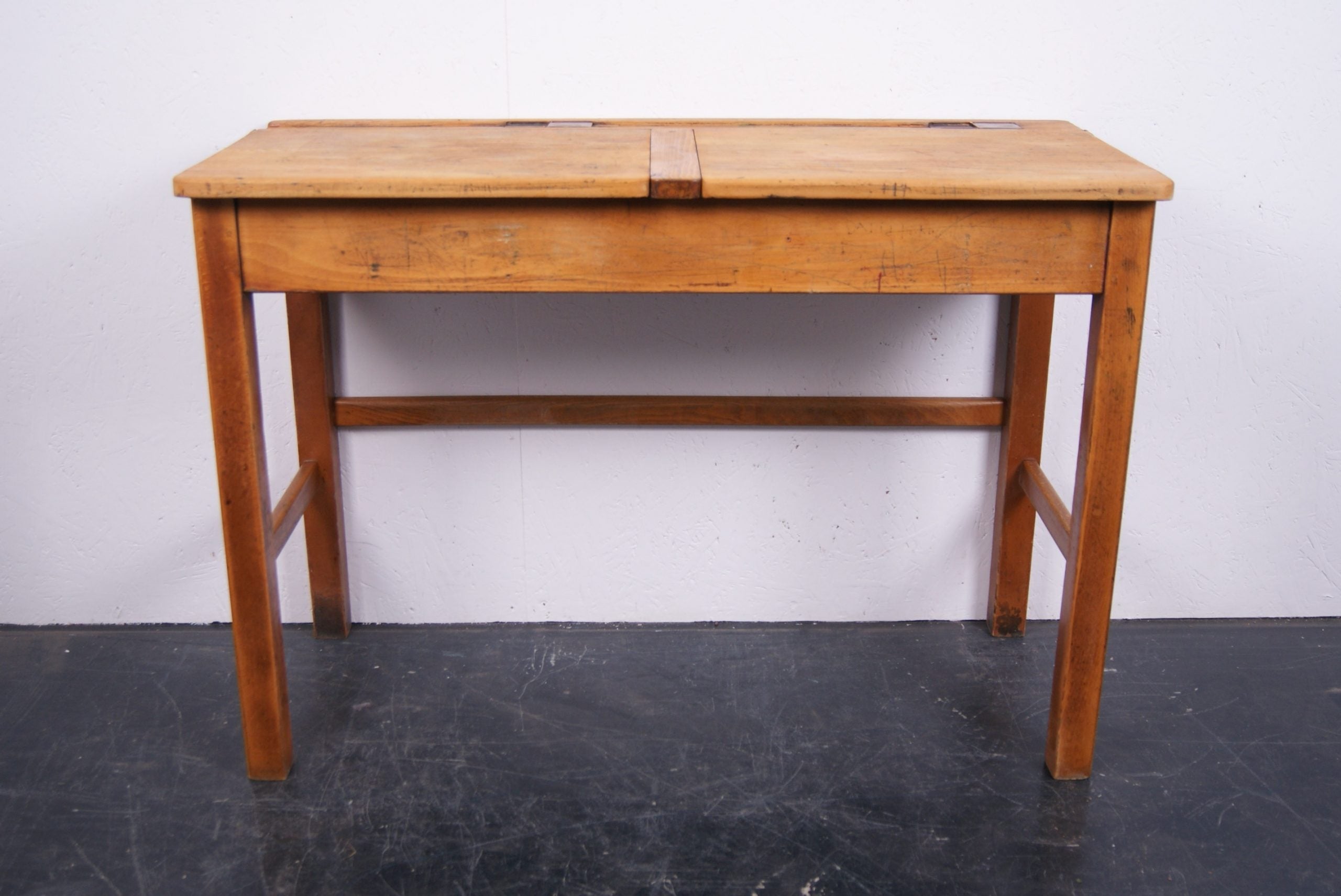 kids-double-school-desk-10
