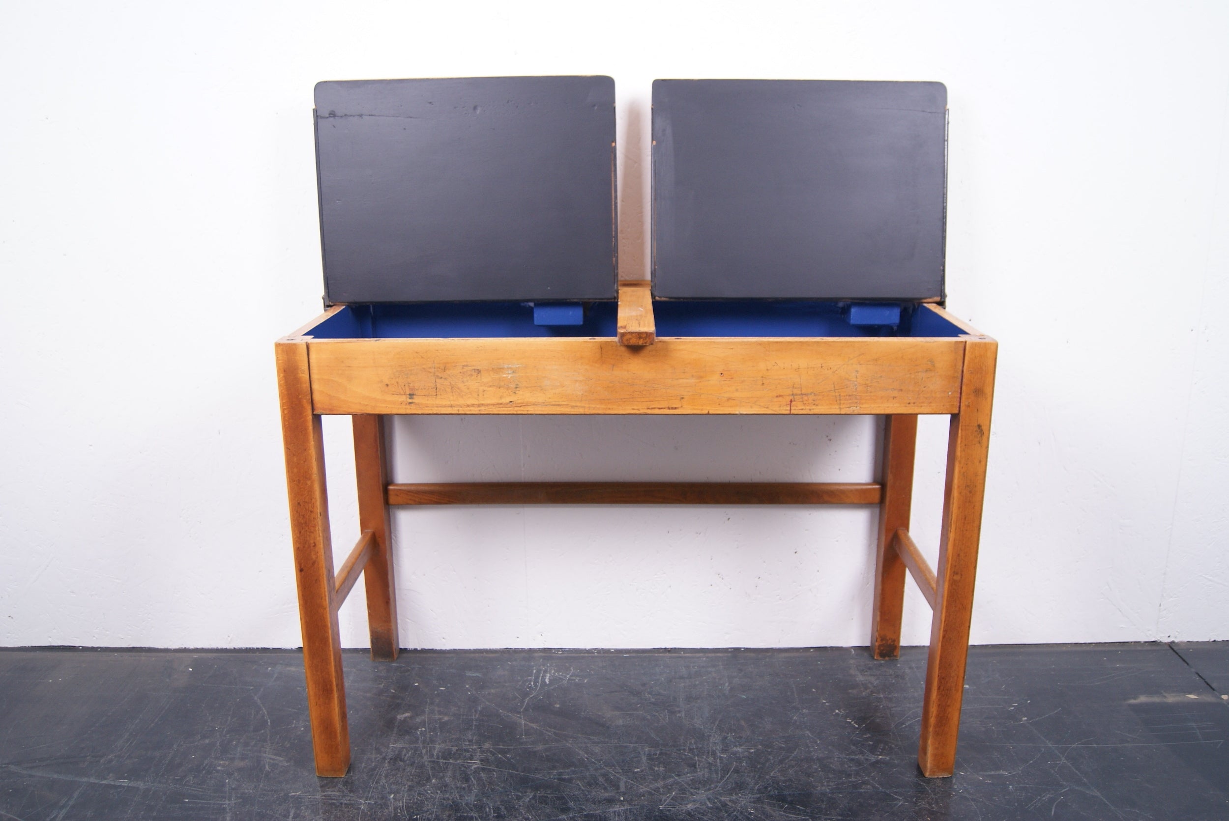 kids-double-school-desk-2